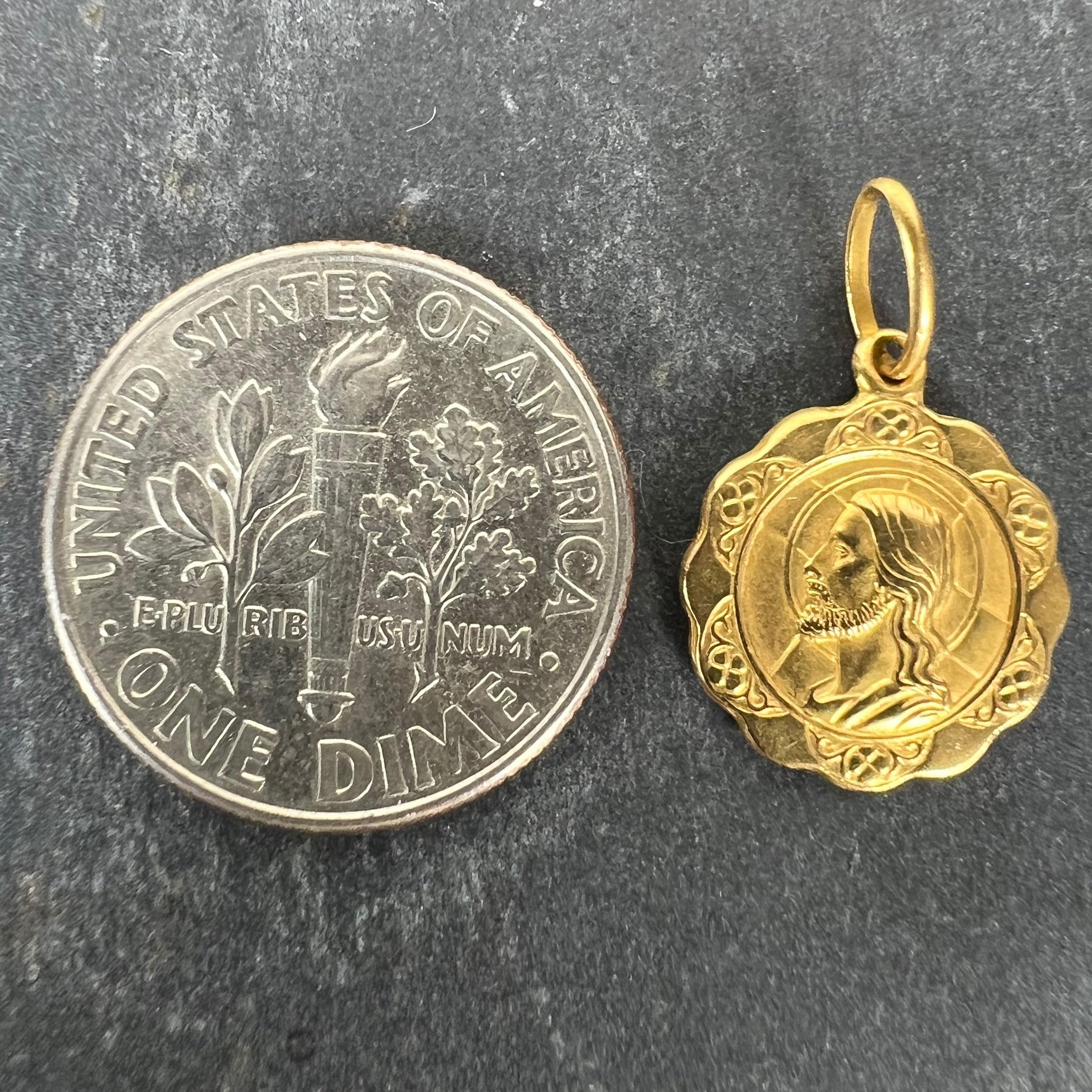 Italian UnoAErre Dio Ti Protegga God Protect You 18K Yellow Gold Charm Pendant in vendita 6