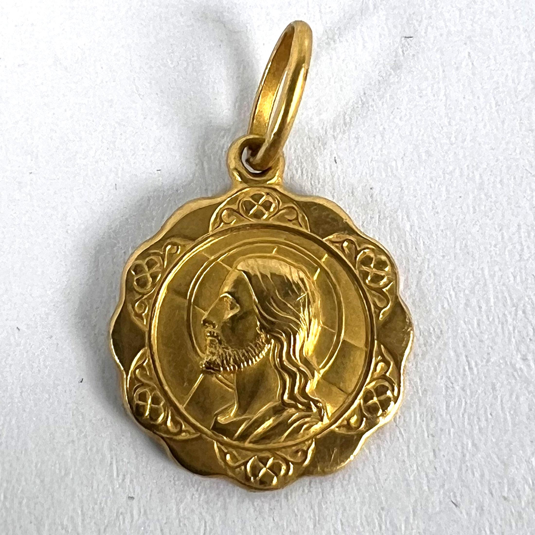 Italian UnoAErre Dio Ti Protegga God Protect You 18K Yellow Gold Charm Pendant in vendita 7