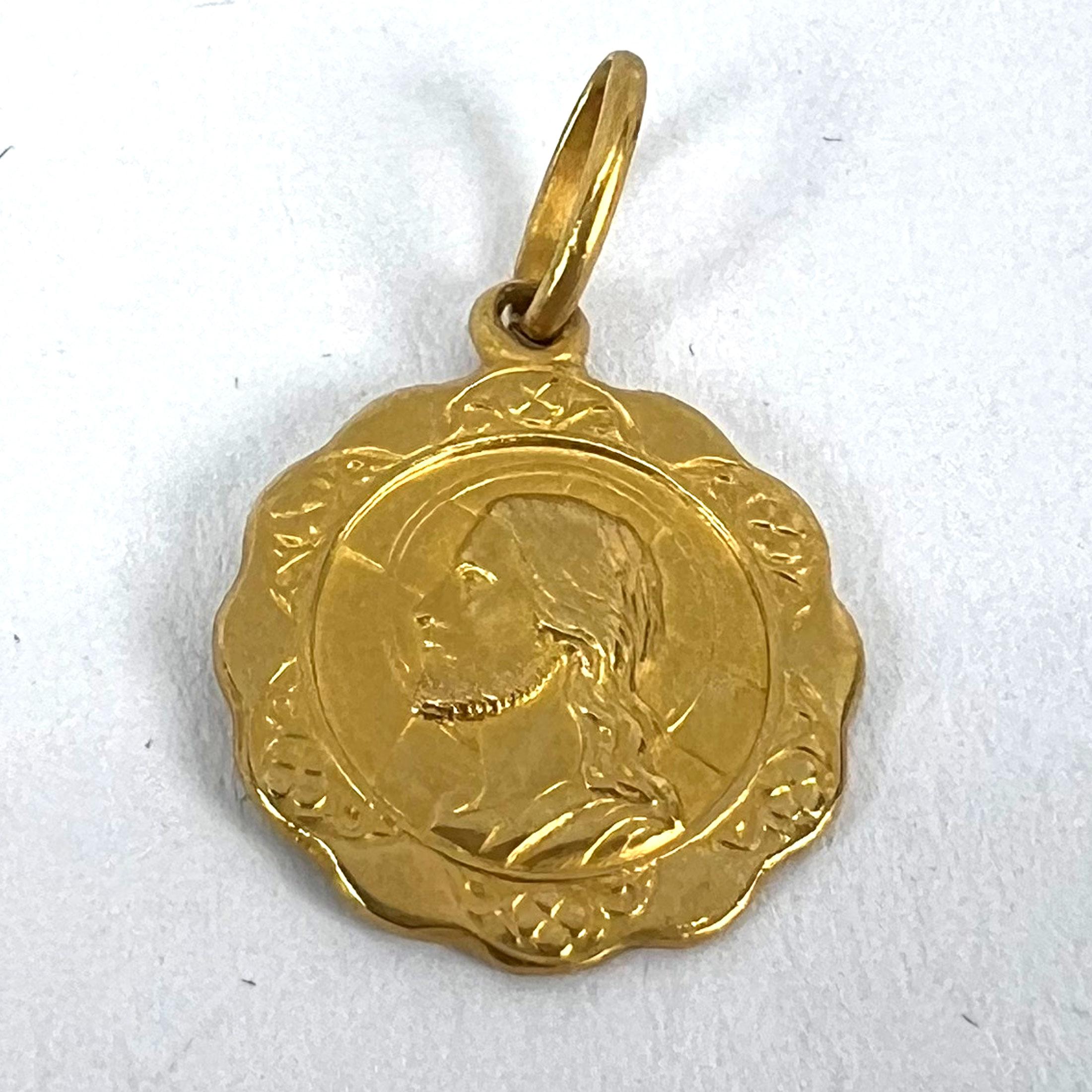 Italian UnoAErre Dio Ti Protegga God Protect You 18K Yellow Gold Charm Pendant in vendita 8
