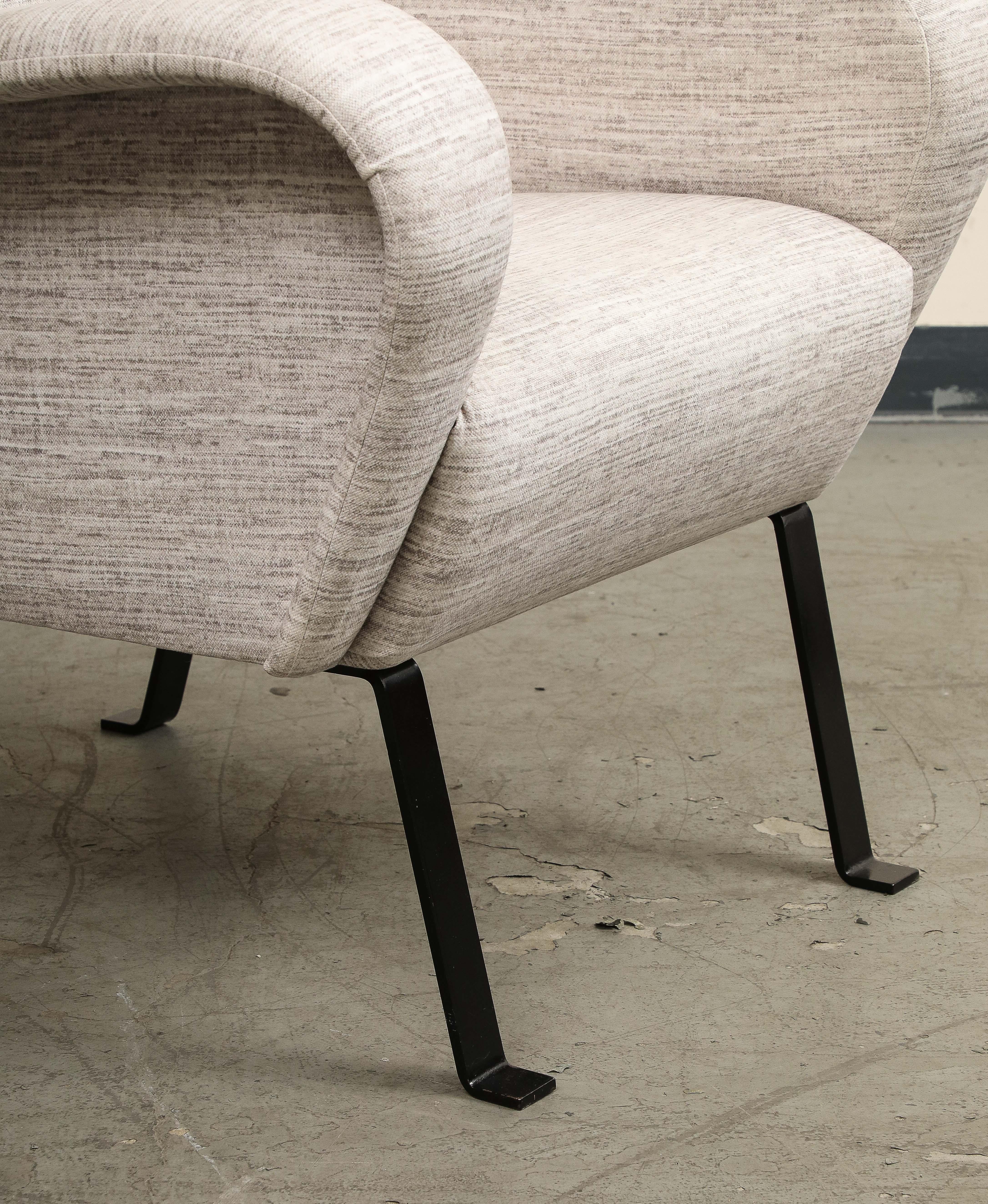Italian Upholstered Lounge Chair by Luigi Caccia Dominioni For Sale 5