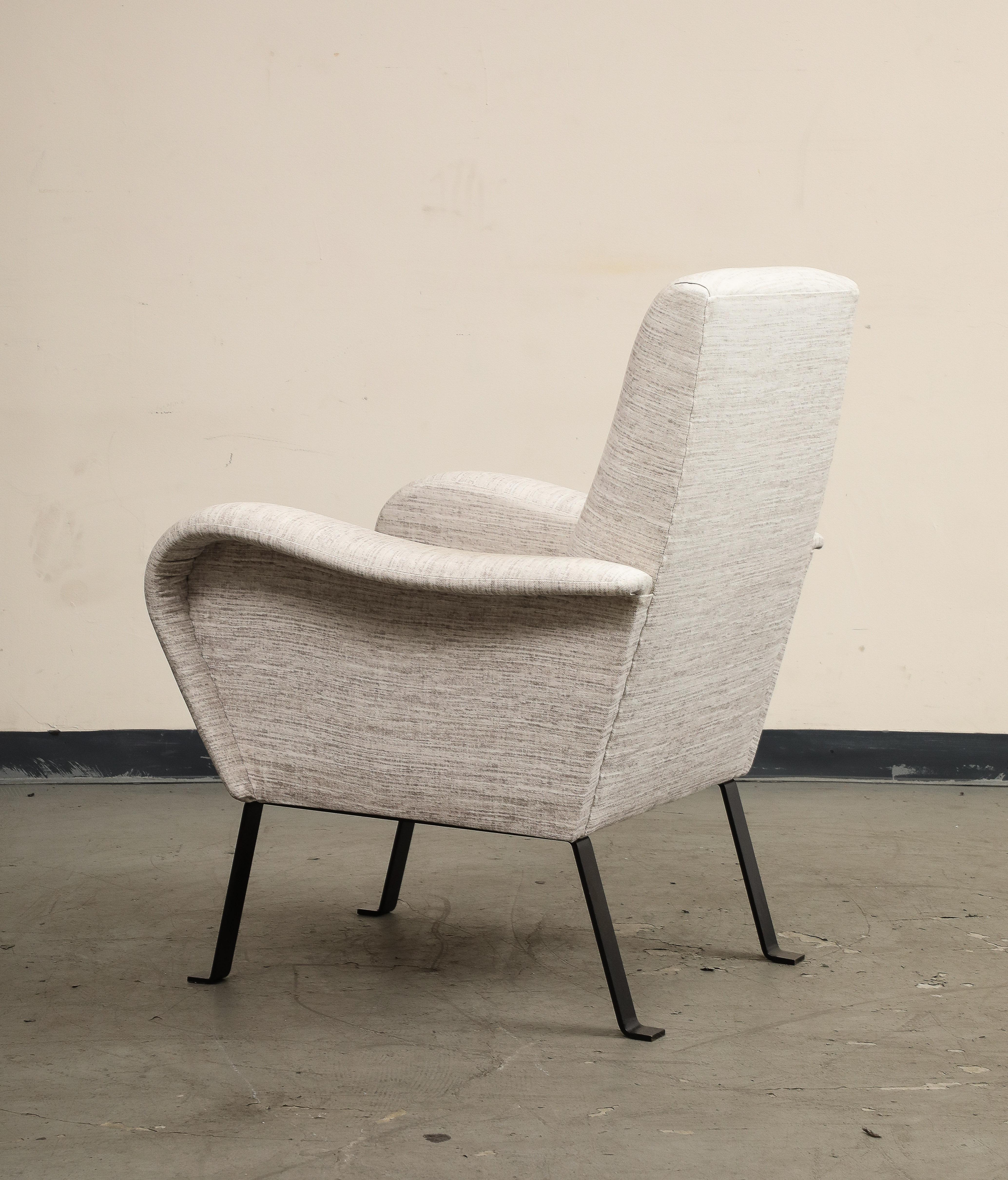 Italian Upholstered Lounge Chair by Luigi Caccia Dominioni For Sale 1