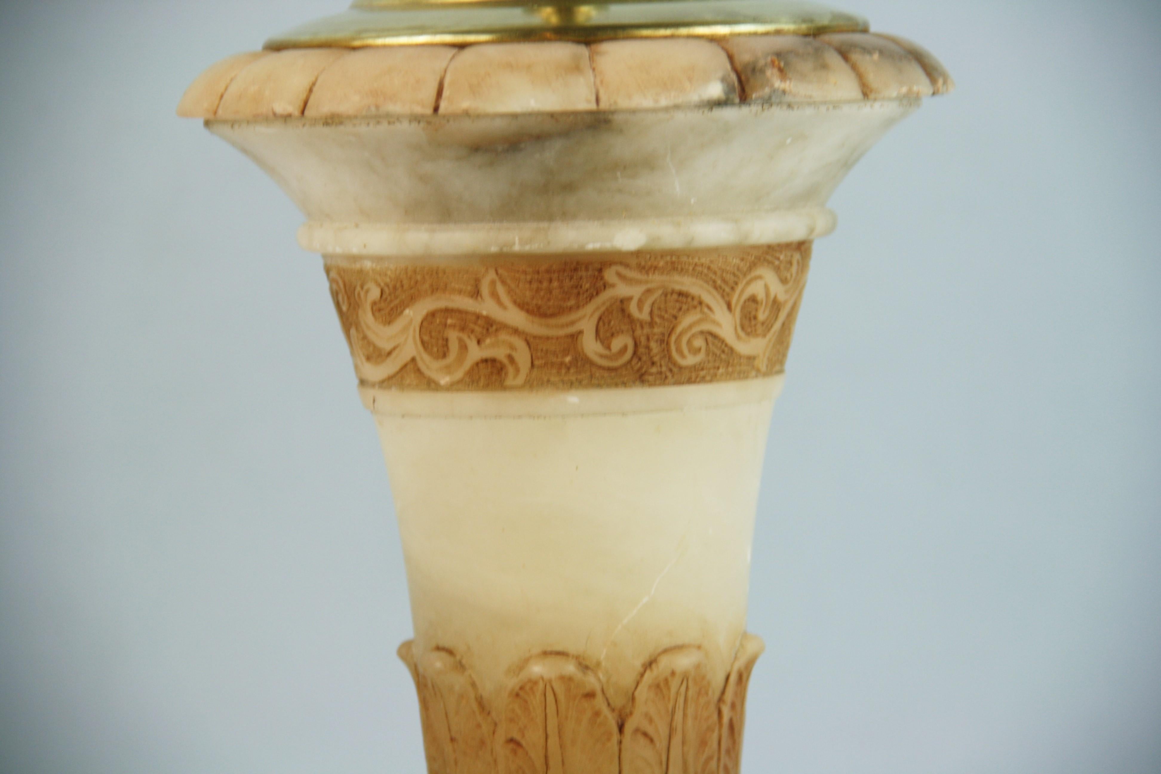 Mid-20th Century Italian Urn Shaped Hand Carved Alabaster Lamp 1940's For Sale