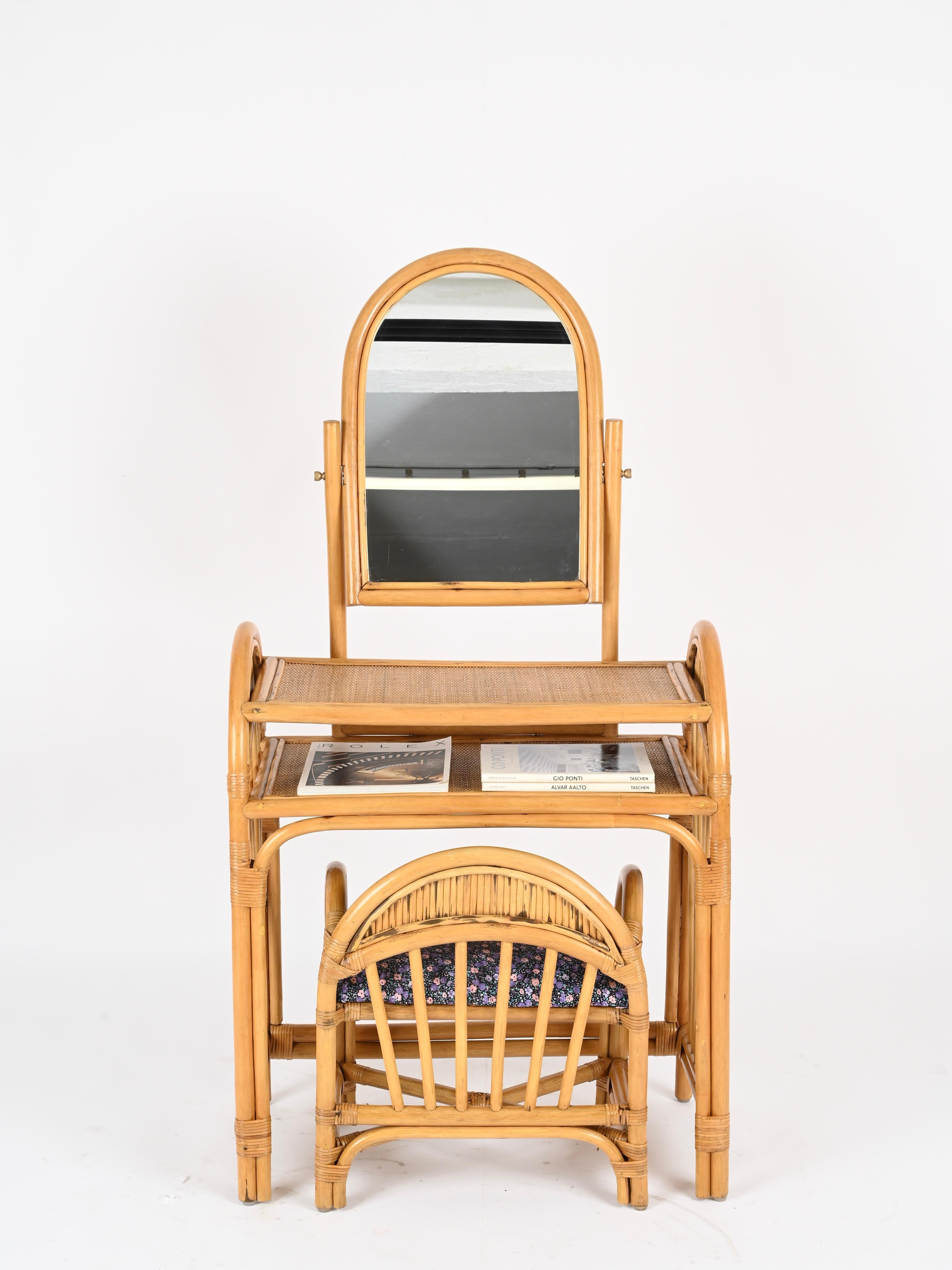 Tocador italiano con silla de bambú y ratán de Vivai del Sud, años 70 siglo XX en venta