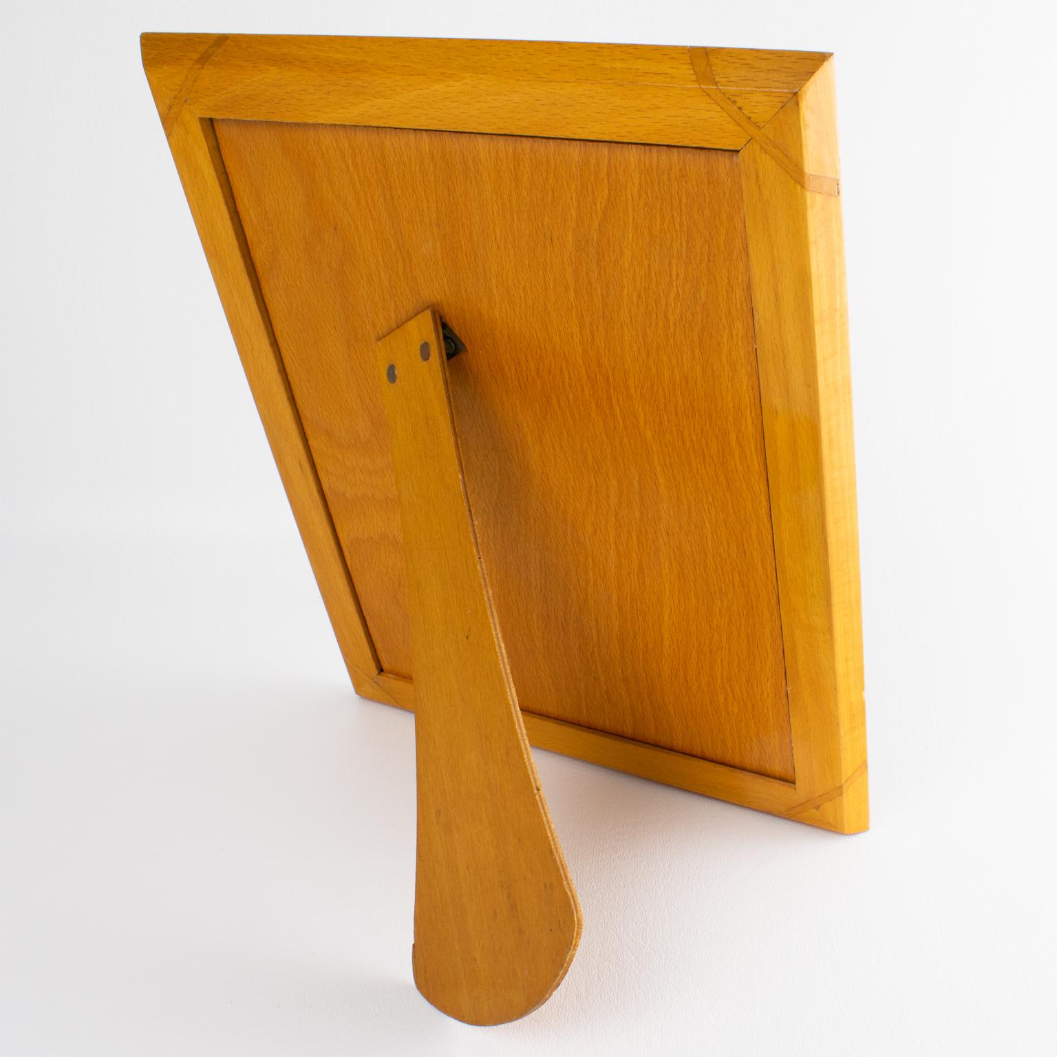 Marco italiano de madera de sicomoro barnizada, años 40 en Excelente estado para la venta en Atlanta, GA