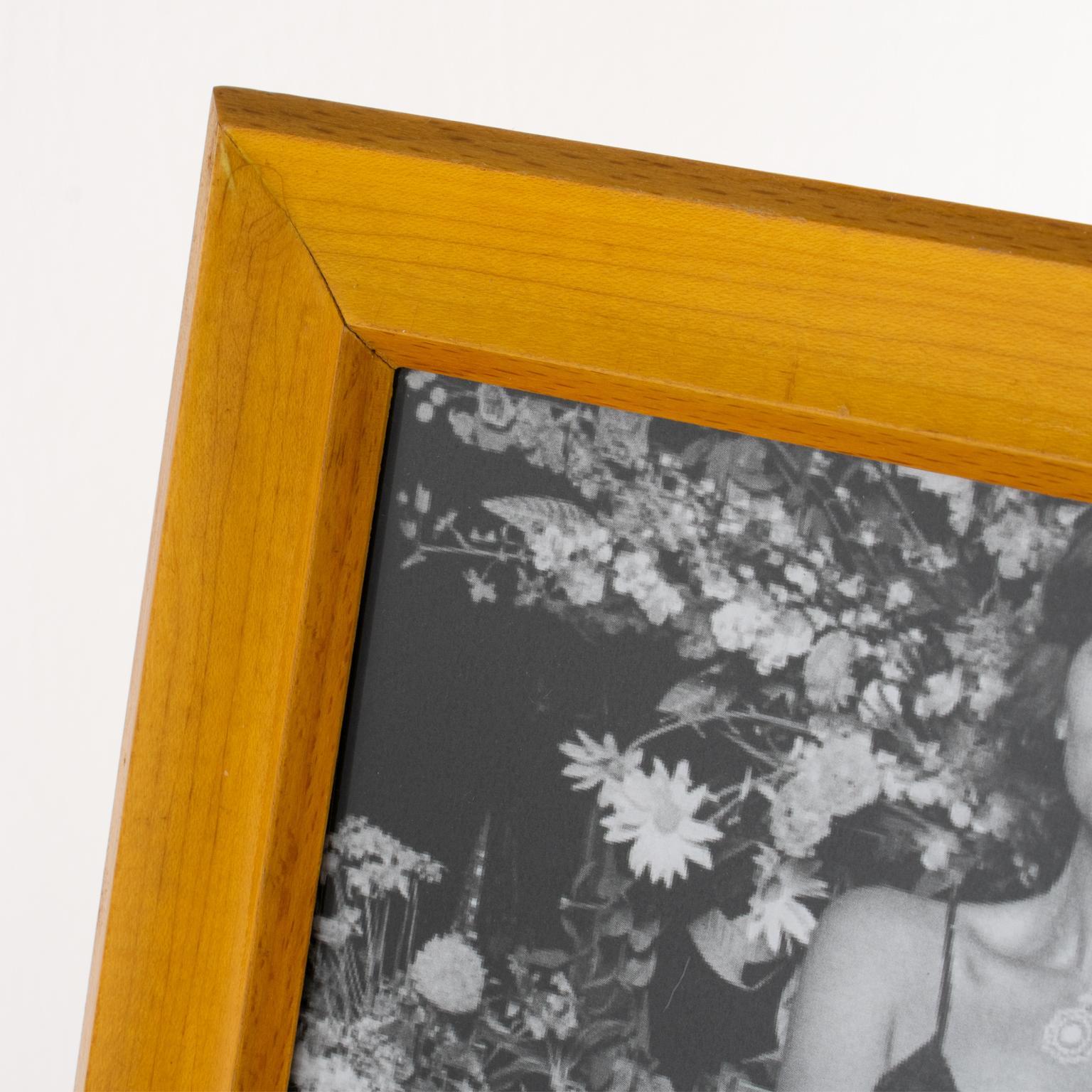 Marco italiano de madera de sicomoro barnizada, años 40 en venta 1