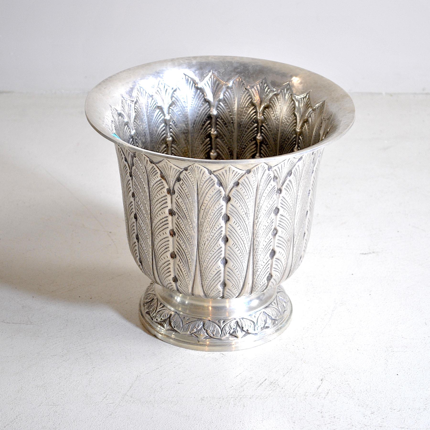 A vase in solid silver form Florence Italy silver 800.