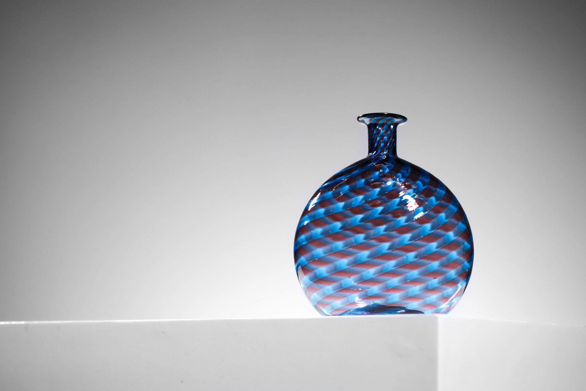 Italian Vase in Glass of Murano of the 60s Blue & Red in Style of Gio Ponti G221 In Good Condition For Sale In Lyon, FR