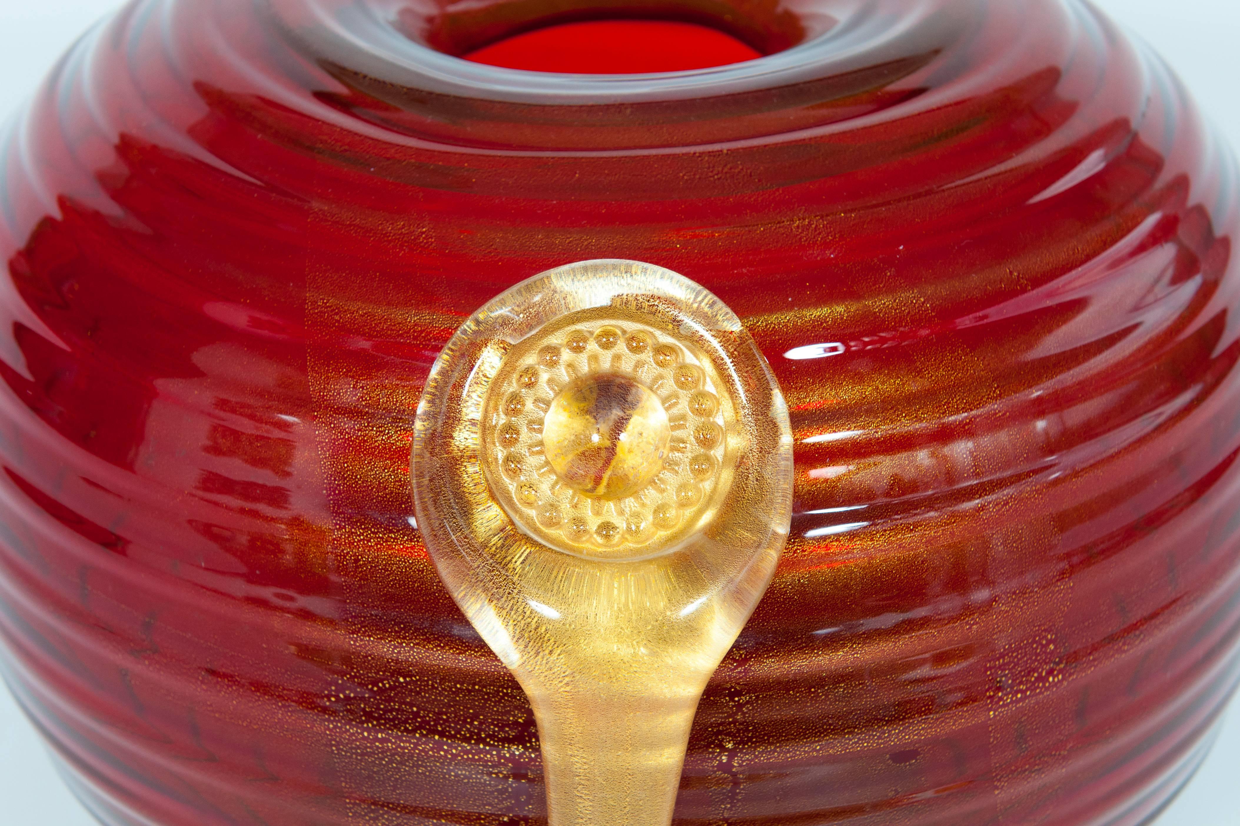 Massive Red and Gold Vase in Blown Murano Glass with golden drop 1980s Italy For Sale 1