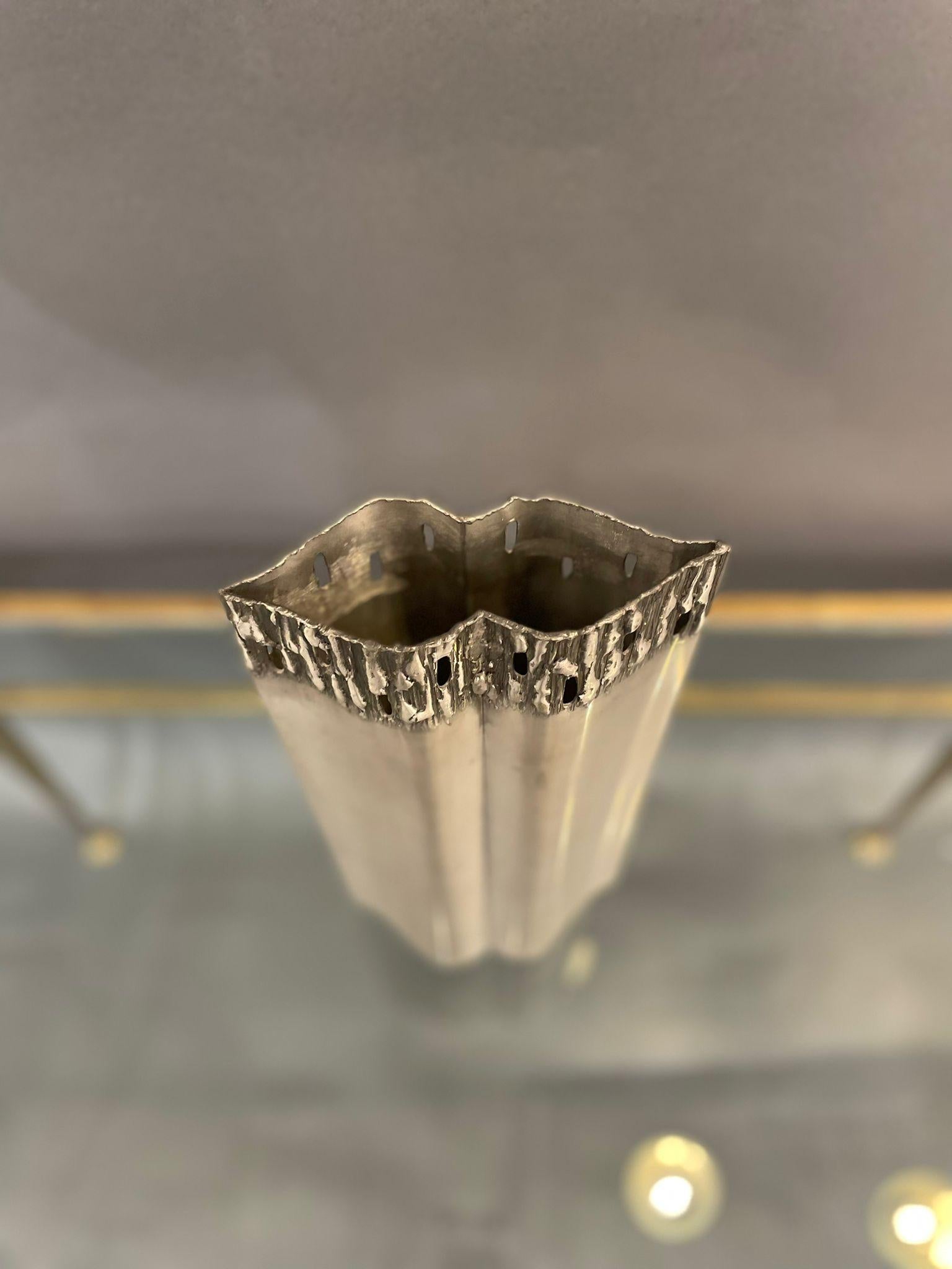 Brutalismo Vaso italiano in peltro, 1970 circa in vendita