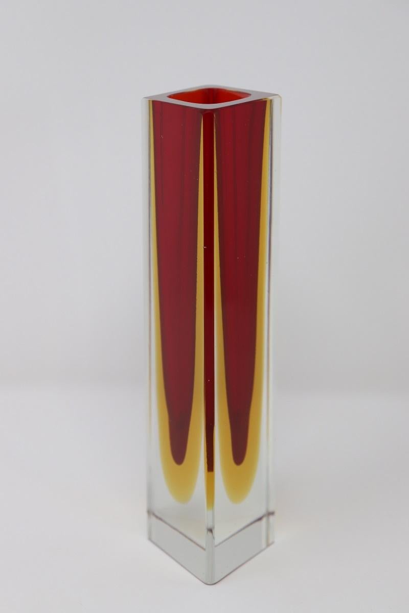 Vase italien en verre de Murano rouge, jaune et transparent, Flavio Poli 1970 Bon état - En vente à Casale Monferrato, IT