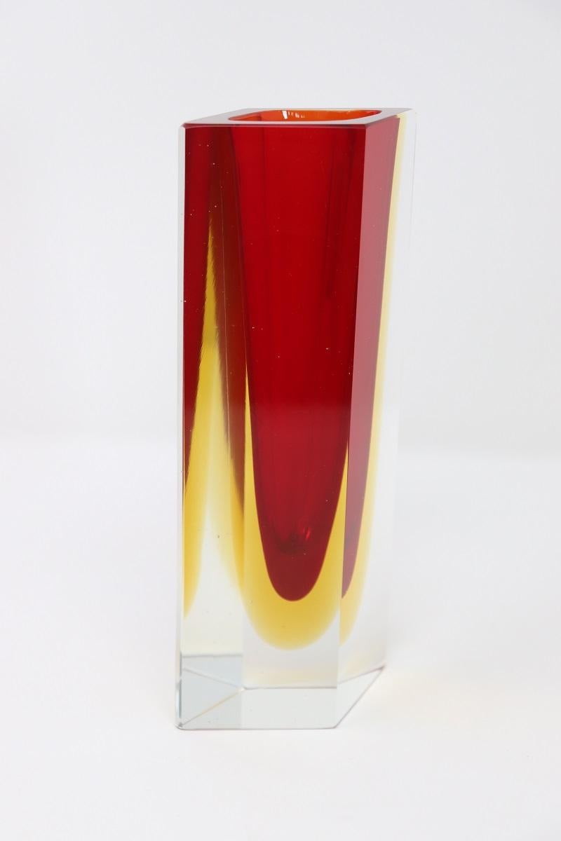 Vase italien en verre de Murano rouge, jaune et transparent, Flavio Poli 1970 en vente 3