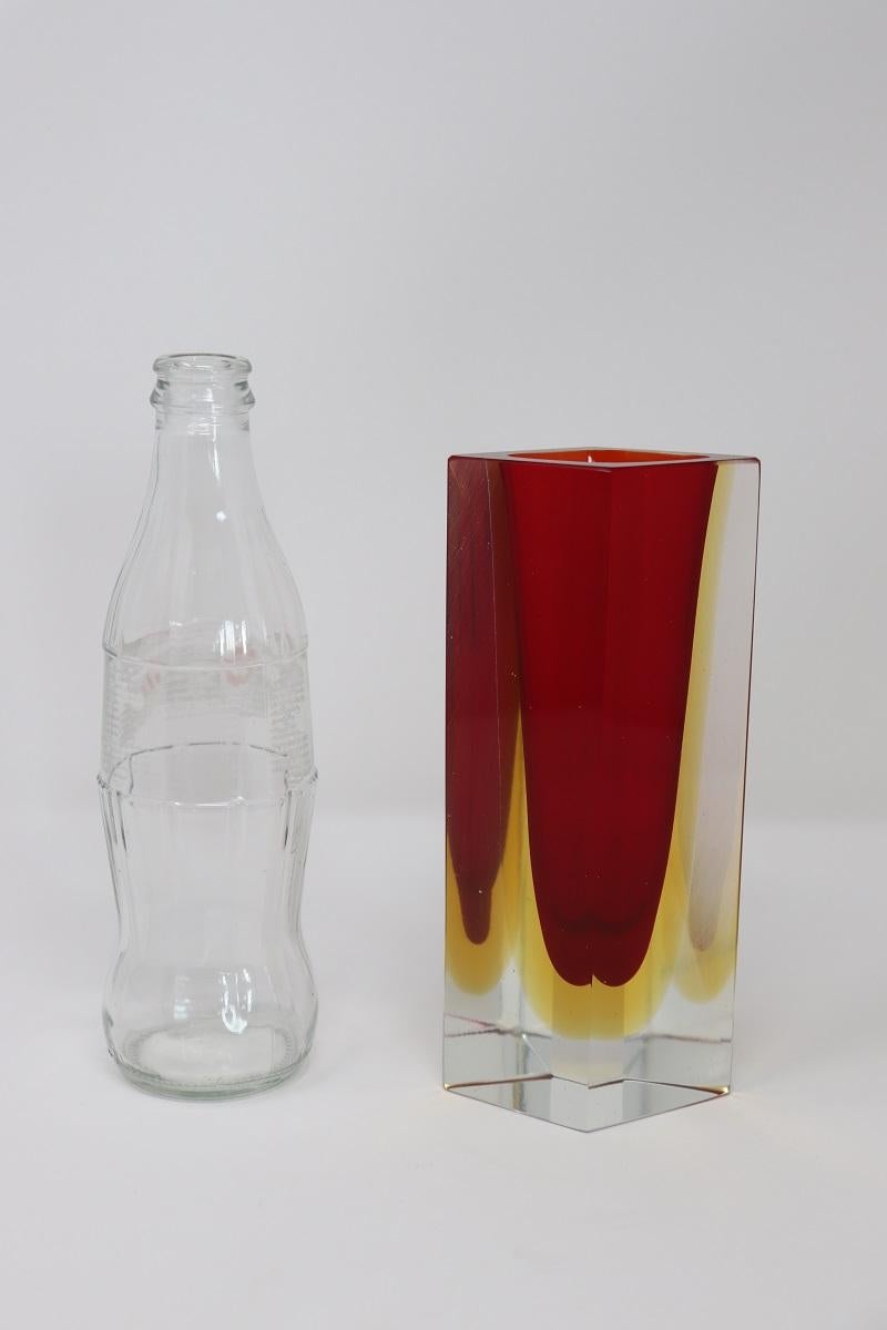Vase italien en verre de Murano rouge, jaune et transparent, Flavio Poli 1970 en vente 4