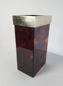 Vaso italiano Hollywood Regency in lucite tartarugata con bordo in ottone, anni '70