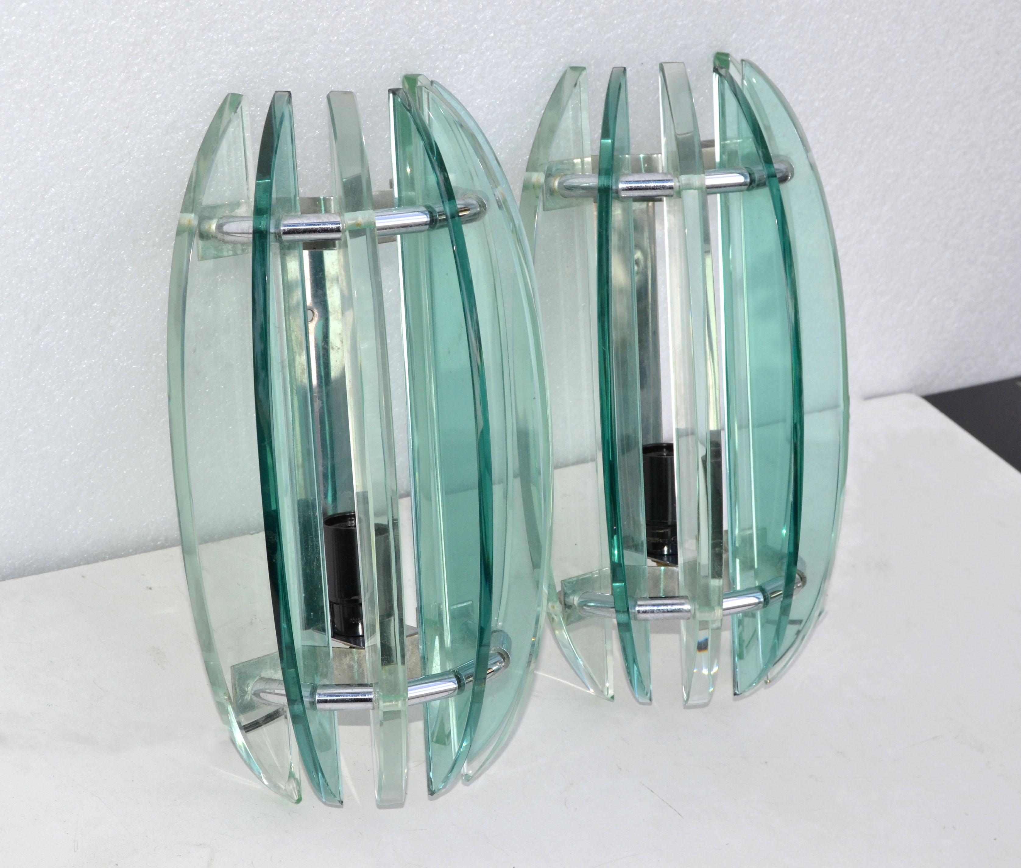 Italian VECA Clear & Green Glass Wall Sconces Mid-Century Modern 1970, Pair In Good Condition In Miami, FL