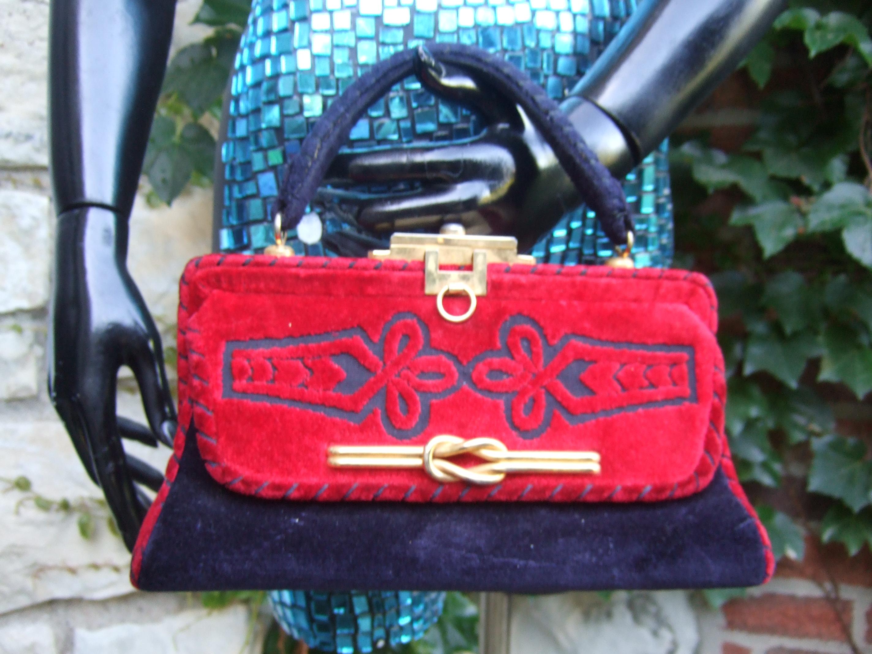 Italian Velvet Brocade Handbag Designed by Susan Gail c 1970s In Good Condition In University City, MO