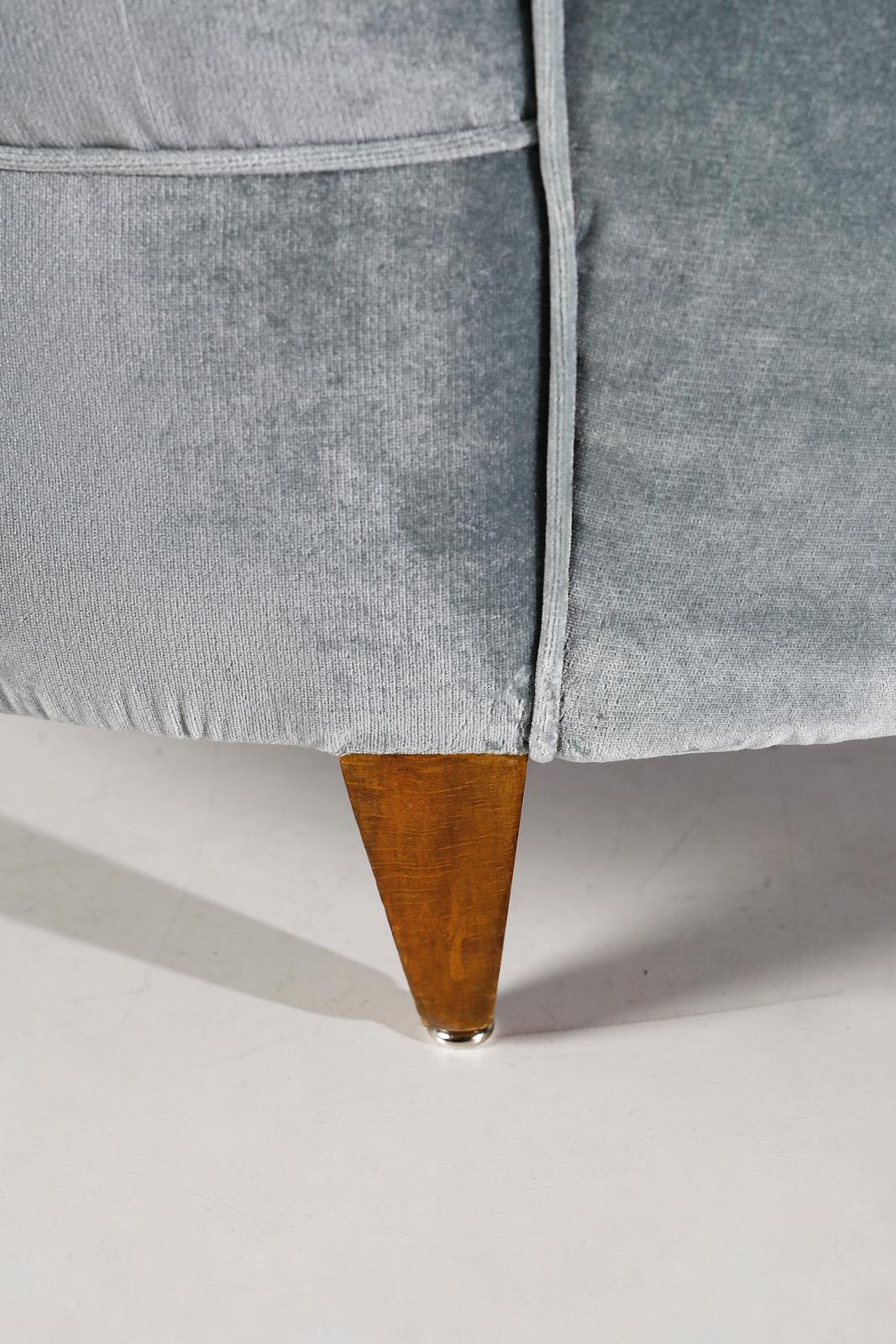 Italian Velvet sofa, 1950s In Good Condition For Sale In Paris, IDF