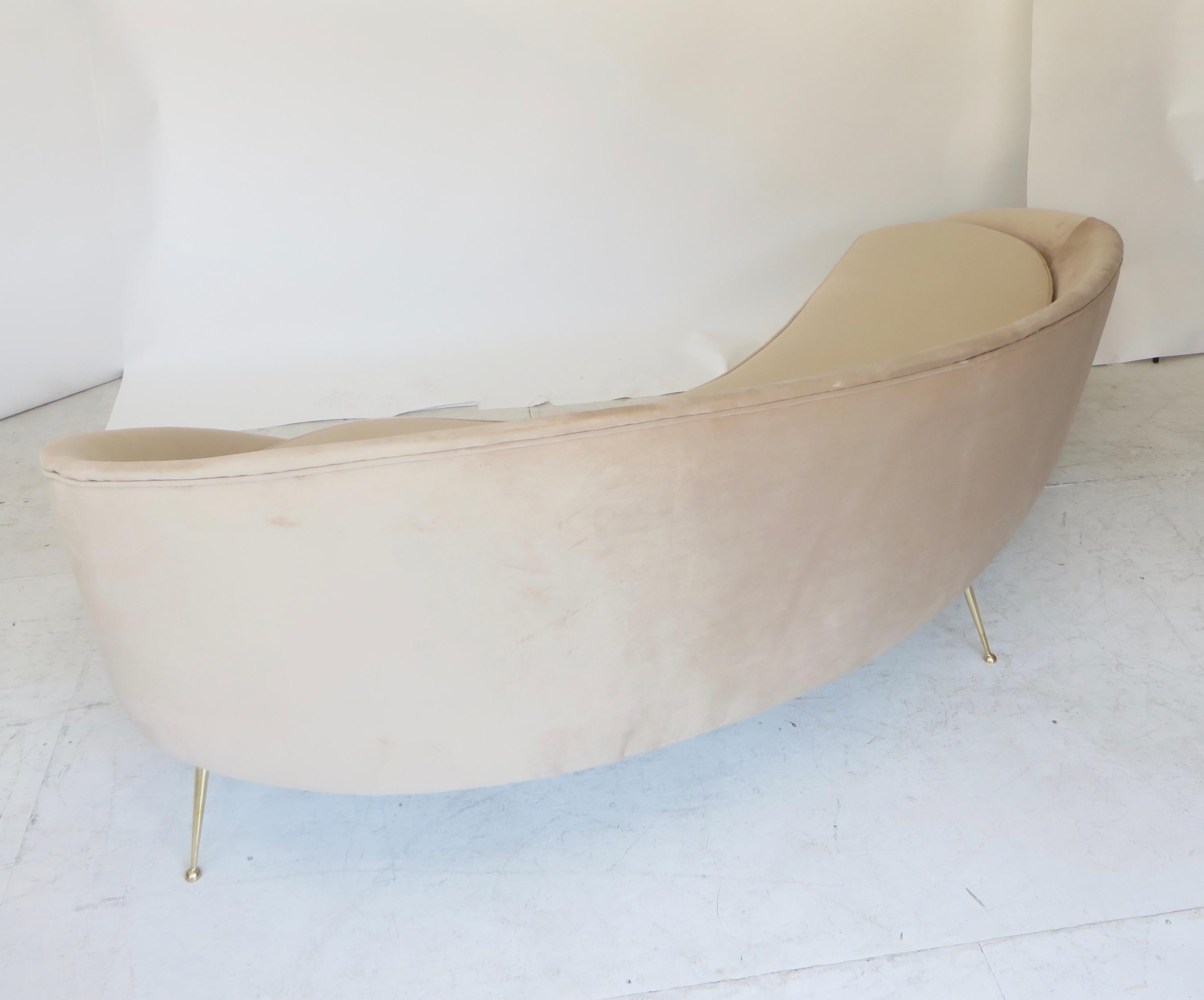Federico Munari StyIe Italian Velvet Upholstered Curved Sofa with Brass Legs In Good Condition In Chicago, IL