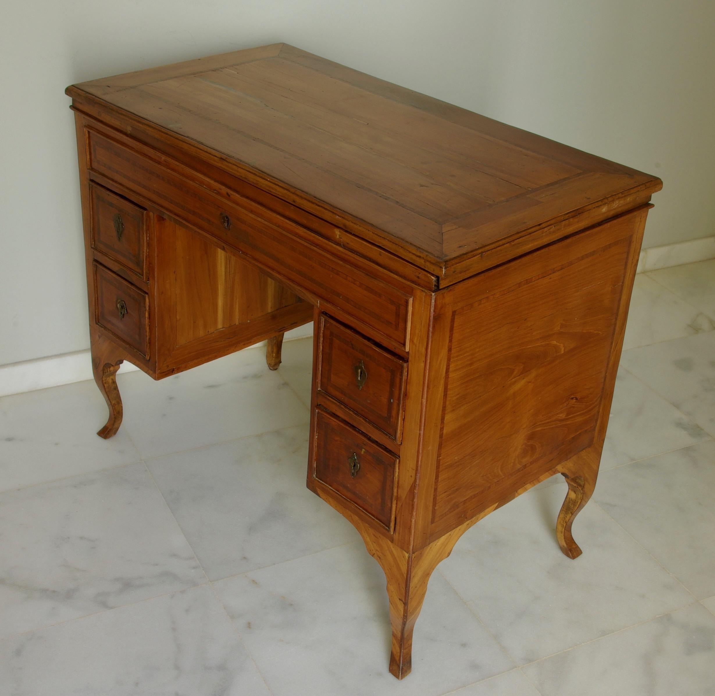 Neoclassical Italian Venetian 18th Century Lady's Desk, Circa 1770 For Sale