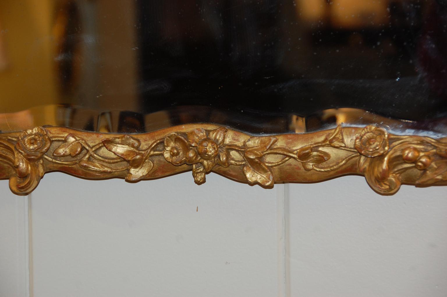 Italian Venetian 19th Century Waisted Gold Mirror Carved and Gesso Decoraton In Good Condition In Wells, ME