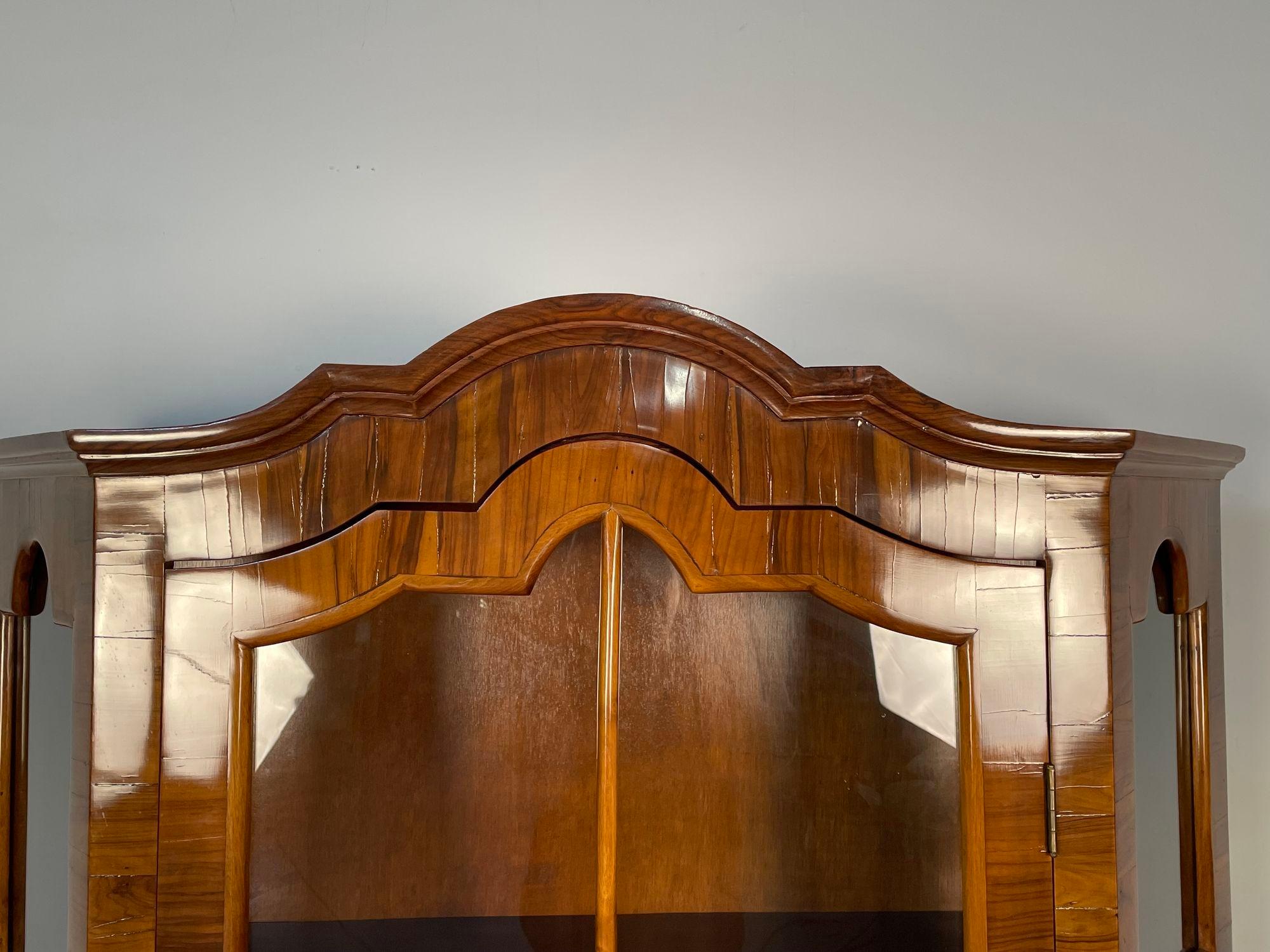 Italian Inlaid Venetian Burlwood Baroque Cabinet, Bookcase, Vitrine or Cupboard For Sale 5