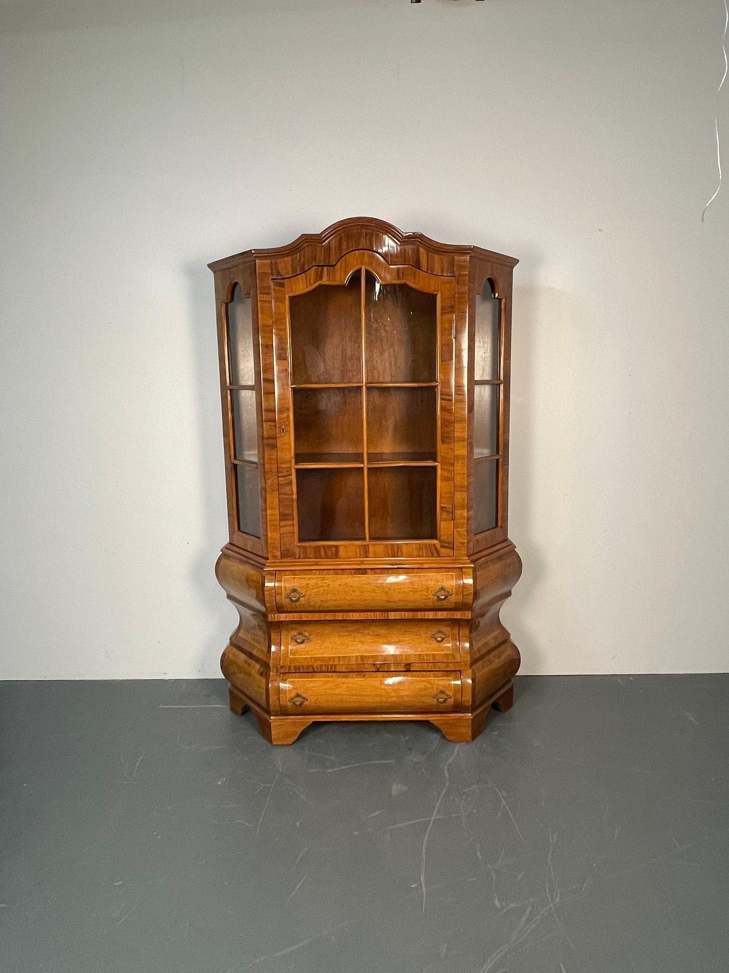 Italian Inlaid Venetian Burlwood Baroque Cabinet, Bookcase, Vitrine or Cupboard In Good Condition For Sale In Stamford, CT