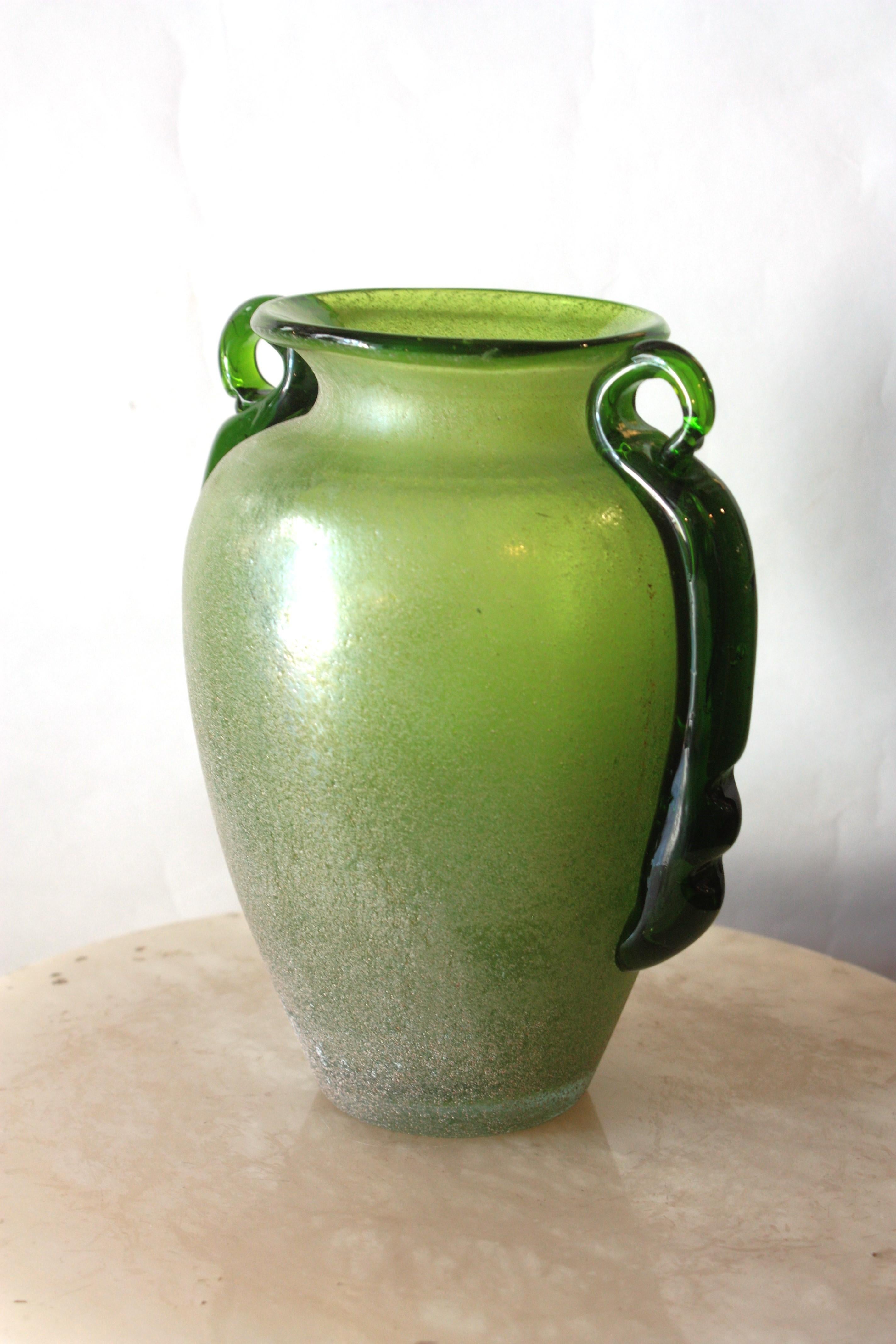 Italian Venetian Carlo Moretti Green Murano Scavo Art Glass Vase, 1960s In Excellent Condition For Sale In Barcelona, ES