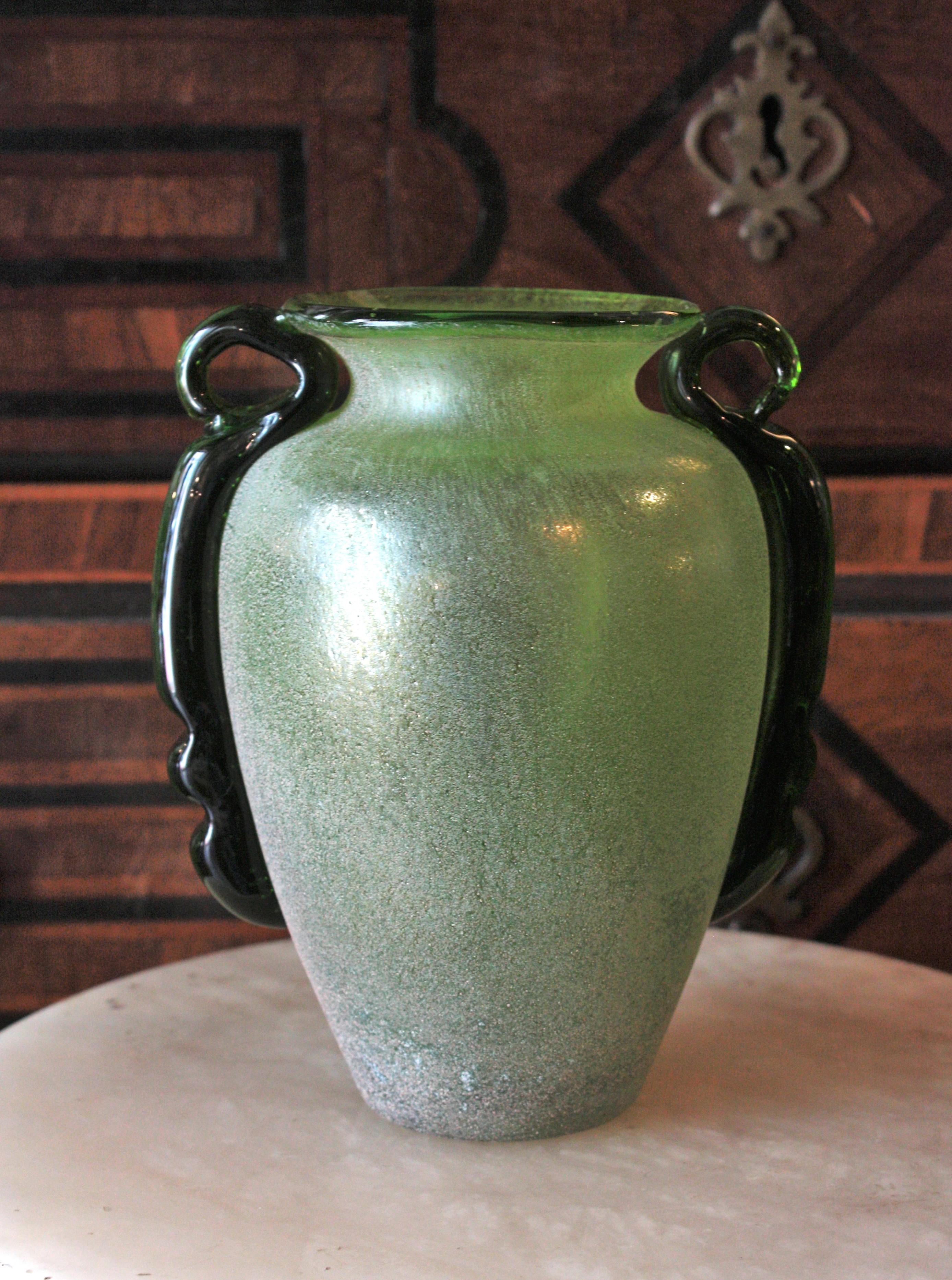 Italian Venetian Carlo Moretti Green Murano Scavo Art Glass Vase, 1960s For Sale 1