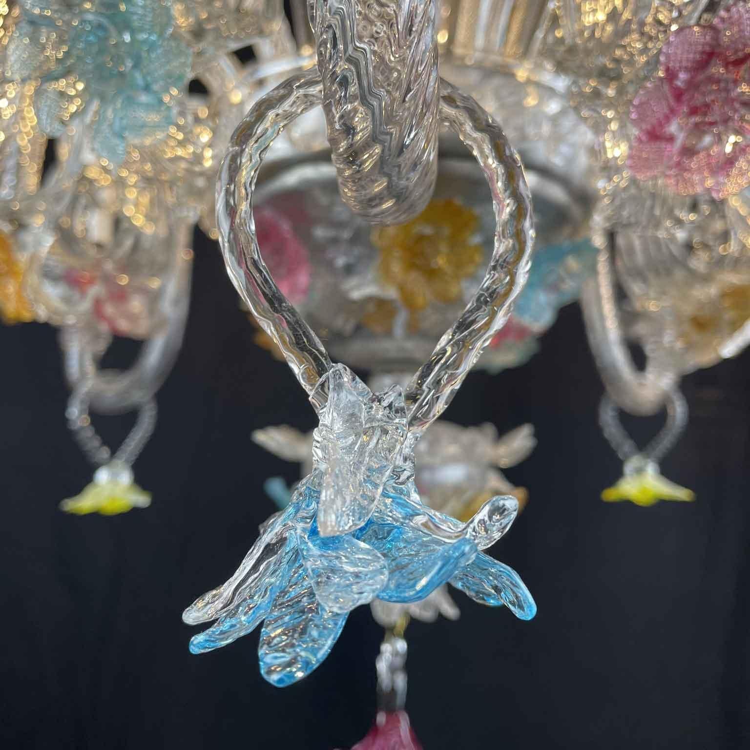 Italian Venetian Chandelier 1950s Clear & Colored Murano Glass Eight-Light  In Good Condition In Milan, IT
