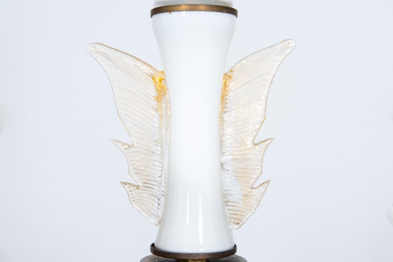 Italian Chandelier in Blown Murano Glass White and Brass De Majo 1970s For Sale 7