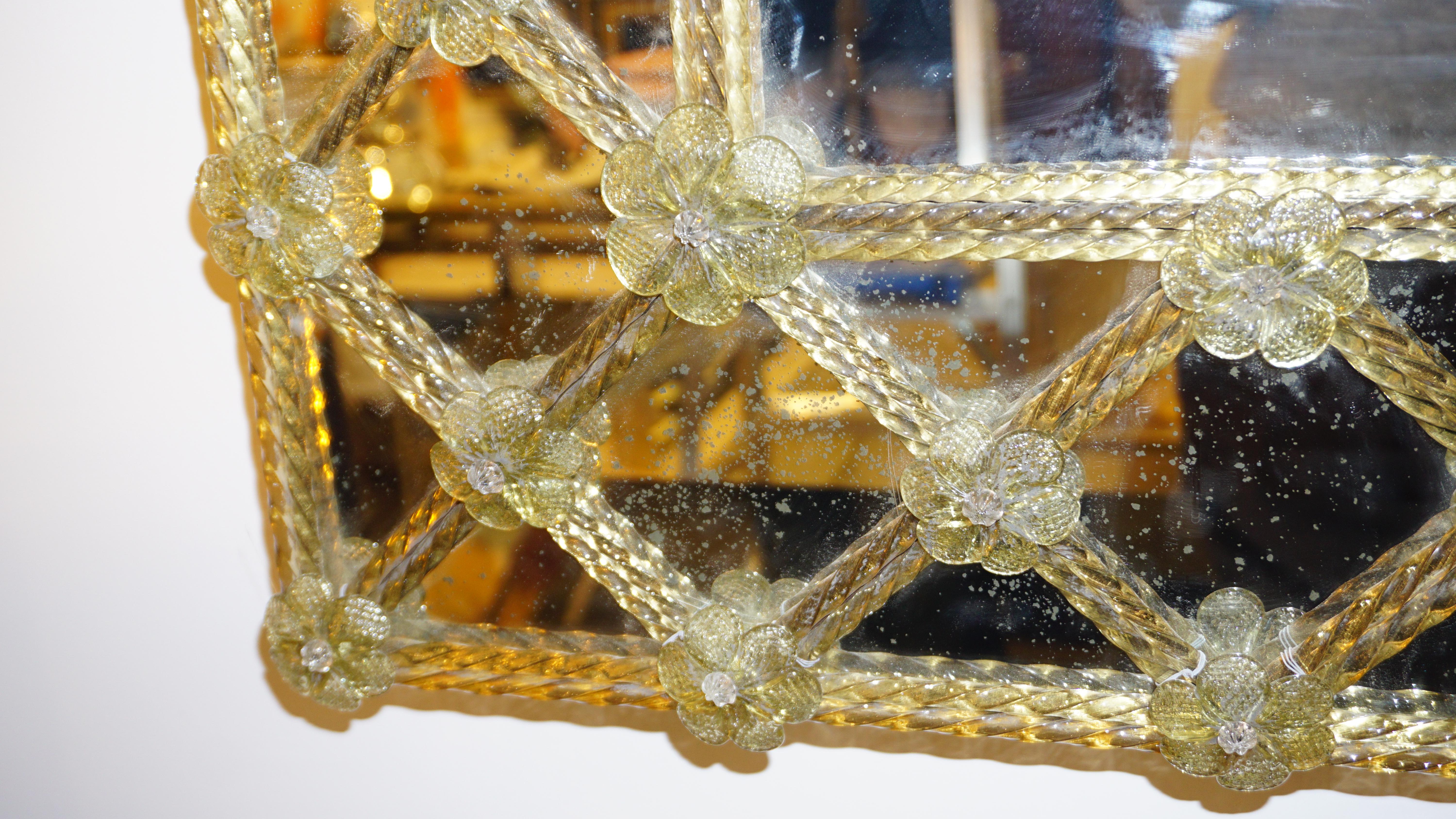 Espejo enrejado geométrico contemporáneo italiano veneciano de cristal de Murano ámbar dorado 5