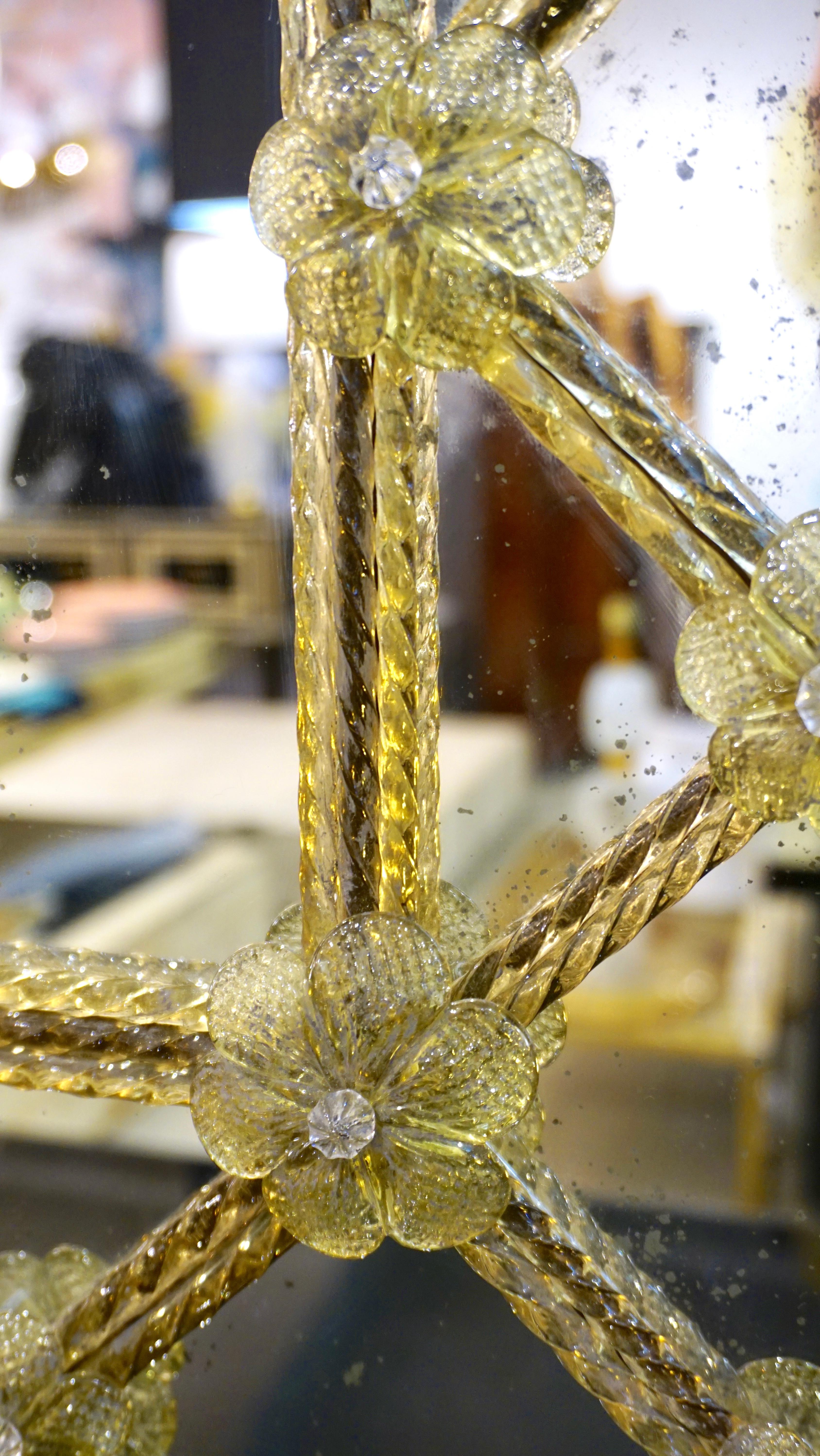 Espejo enrejado geométrico contemporáneo italiano veneciano de cristal de Murano ámbar dorado 6