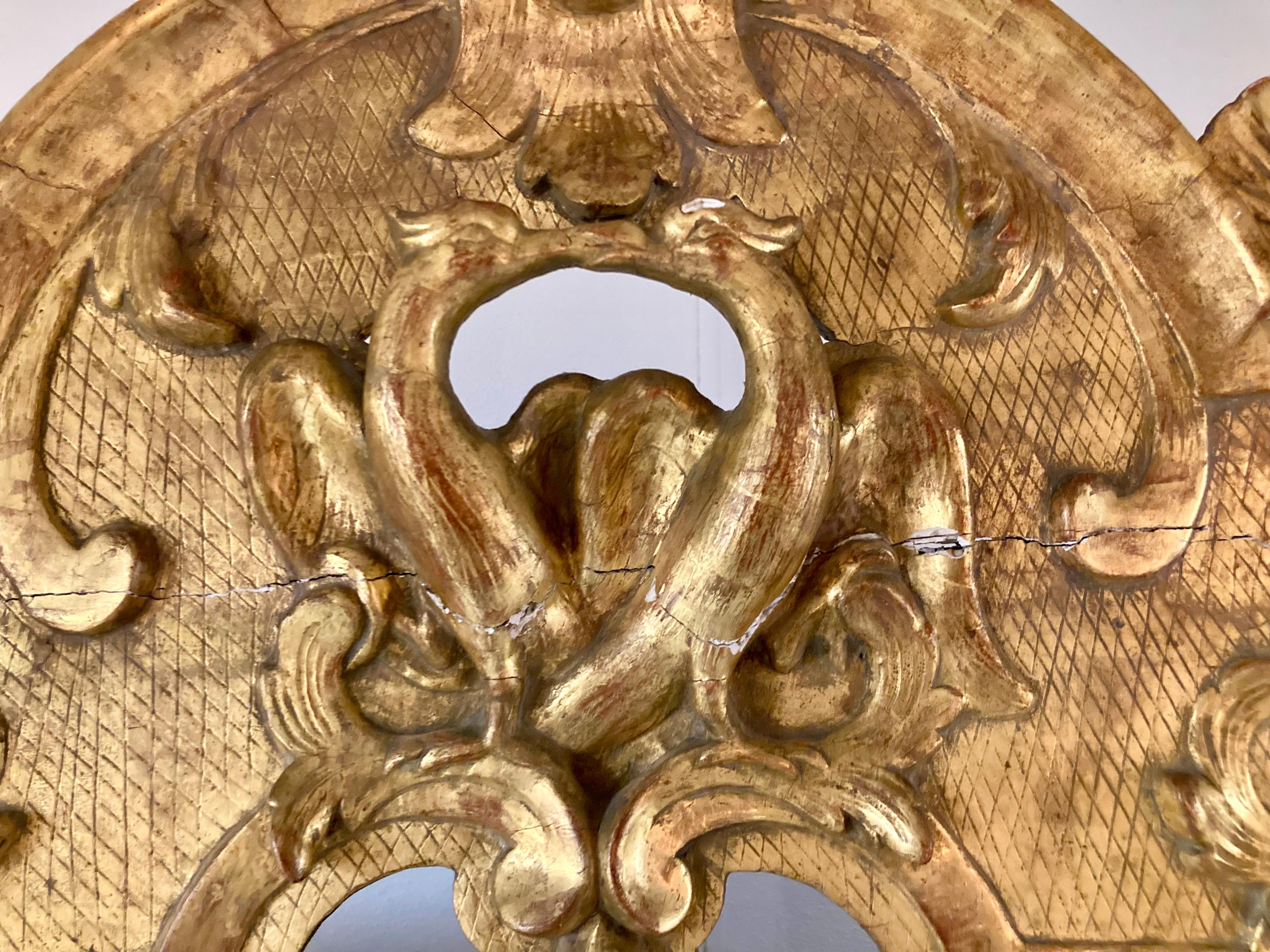 Italienische Venezianer vergoldet geschnitzt Holz König Kopfteil mit Todd Hase Seide Mohair (Mohairwolle) im Angebot