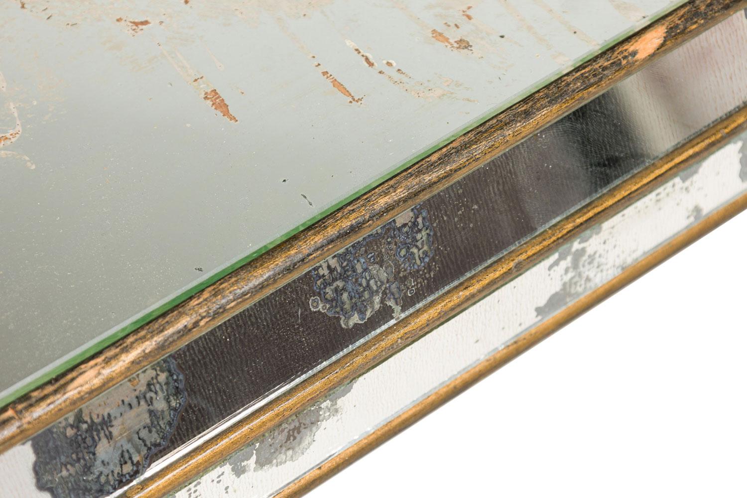 Mesa de centro veneciana italiana de mediados de siglo con espejos en venta 3