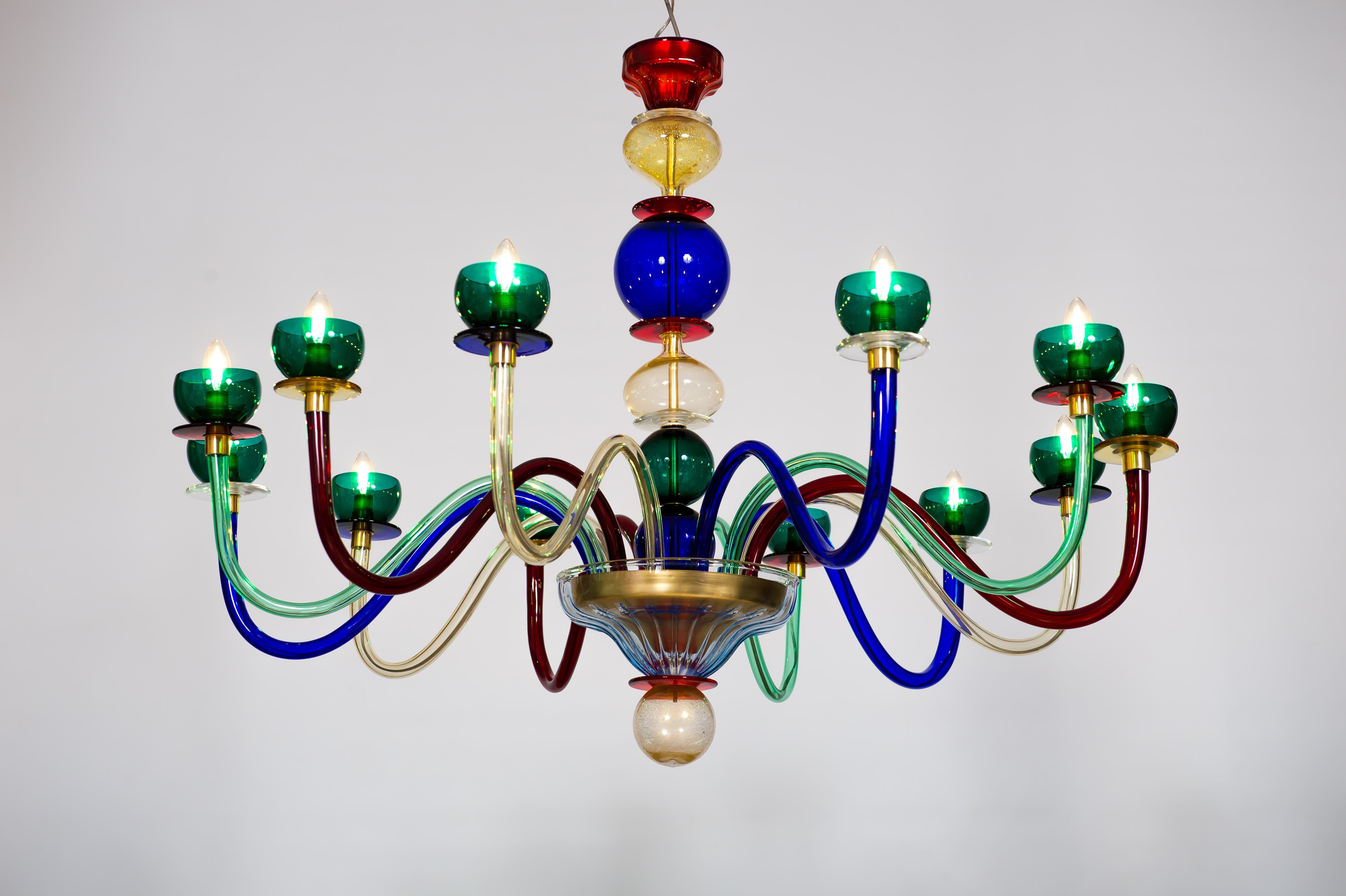Italian Venetian Multicolor Murano glass chandelier by Giovanni Dalla Fina 2010s.
This amazing chandelier stands out for the beauty of its design and the quality of its materials. It is not just a functional object but a true piece of Italian art.