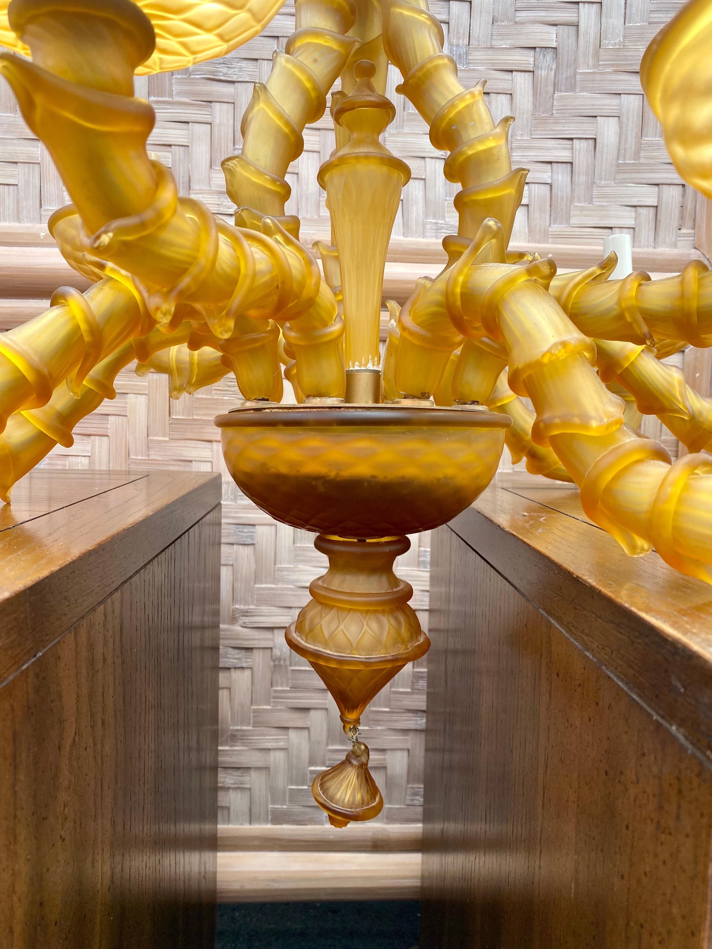 Italian Venetian Murano 1940s Frosted Tulip Fluted Amber Glass Chandelier For Sale 5