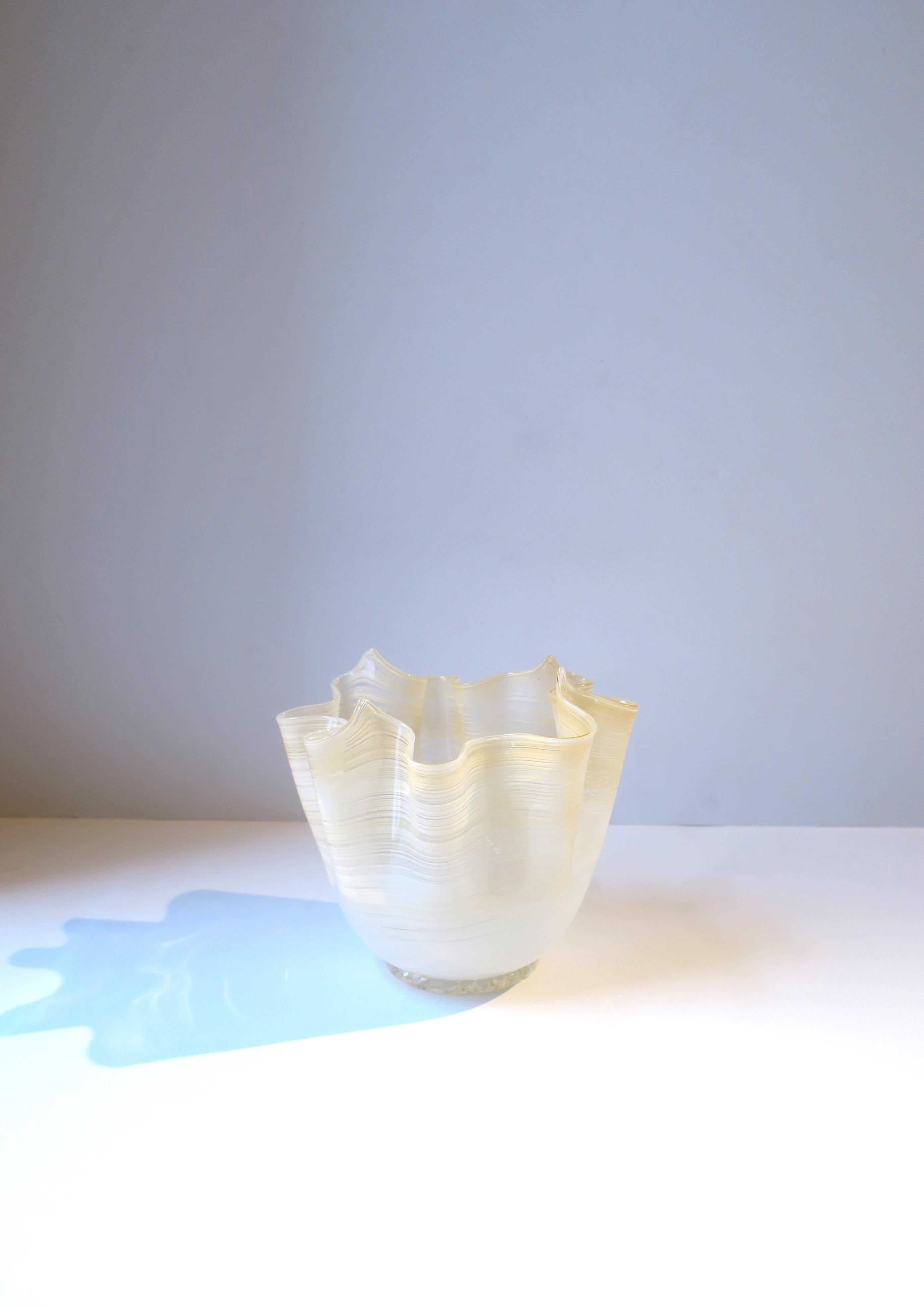 Hand-Crafted Italian Venetian Murano Art Glass Handkerchief Vase after Venini For Sale