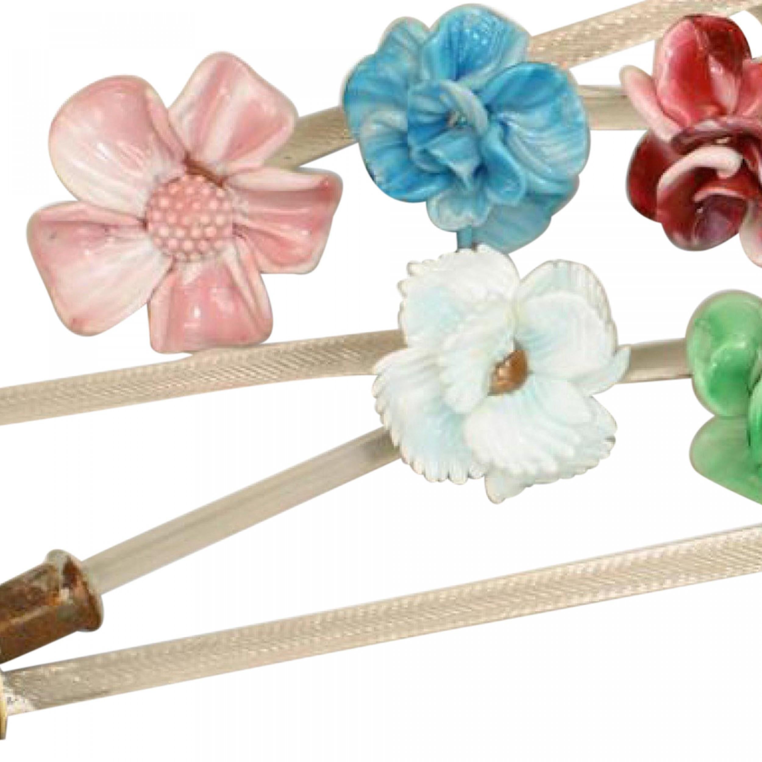 9 Vari ornamenti in vetro di Murano (anni '90) di vari fiori colorati con steli in vetro trasparente (PREZZO OCCASIONALE)