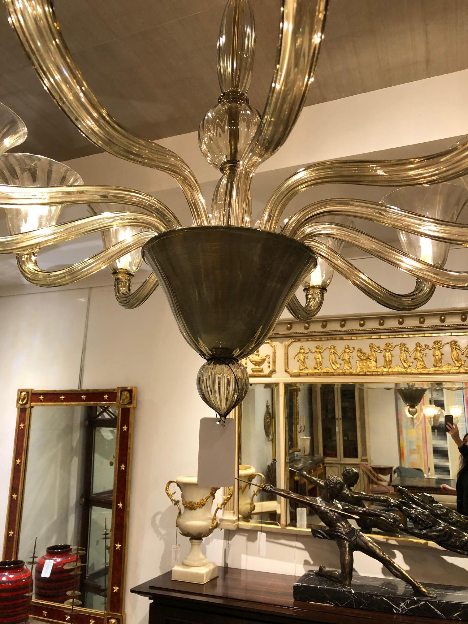 Italienischer venezianischer Muranoglas-Kronleuchter aus Rauchglas von Seguso 2