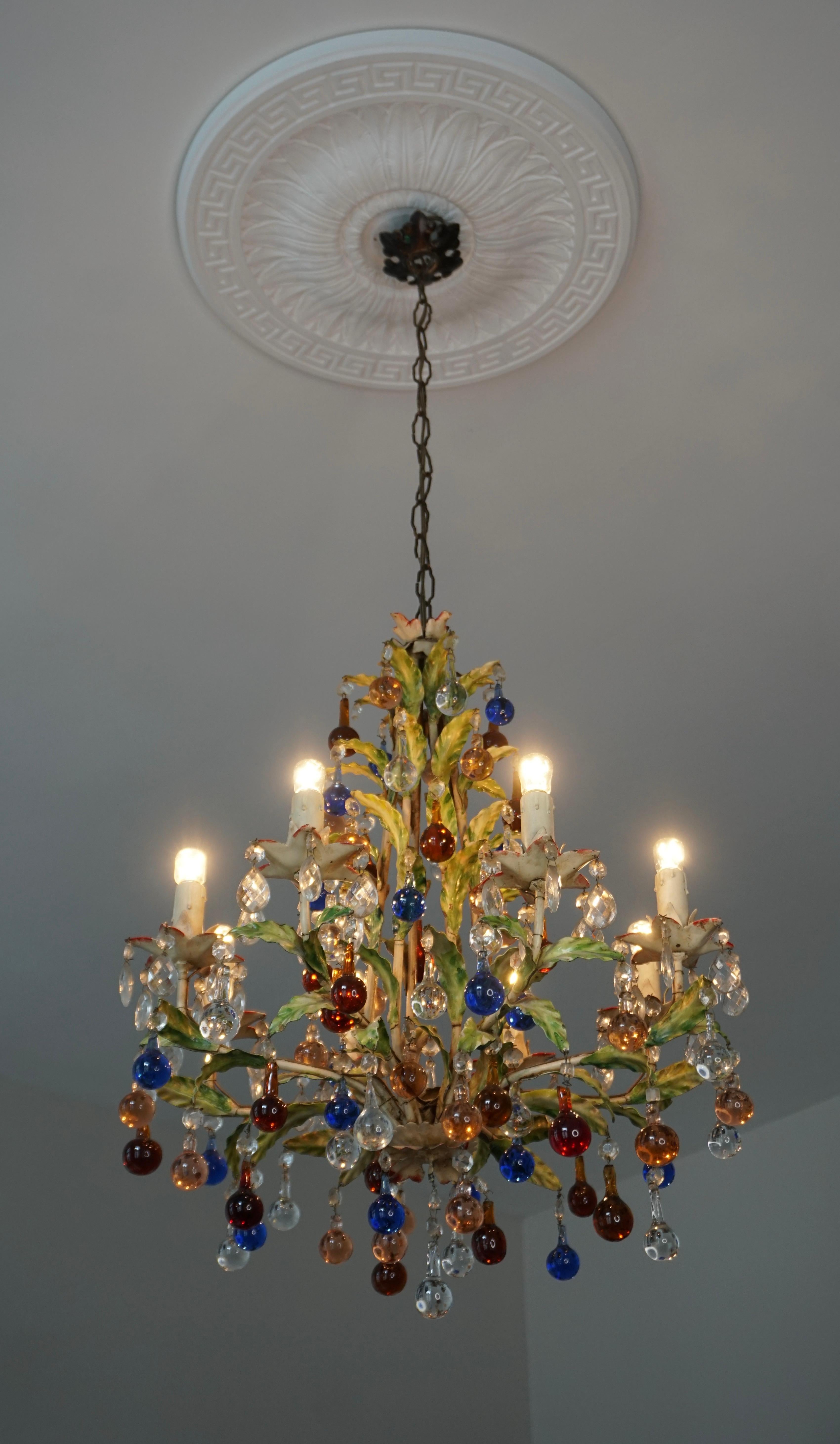Italian Venetian Painted Metal Eight-Light Chandelier with Murano Glass For Sale 1