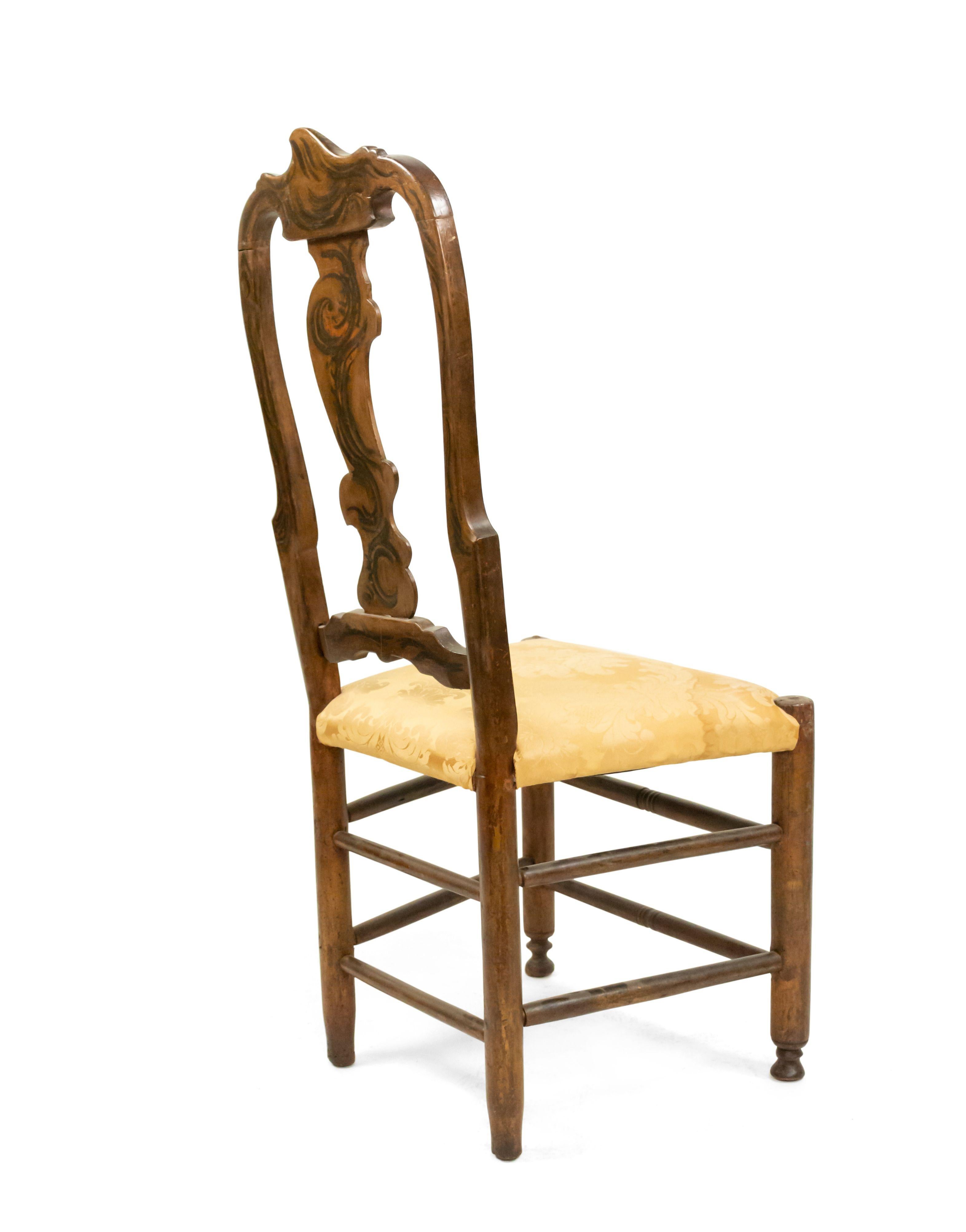 Pareja de sillas laterales pintadas de estilo veneciano italiano (s. XVIII/XIX) con respaldo de tablilla, bastidor y asiento tapizado

Hay manchas en el asiento.