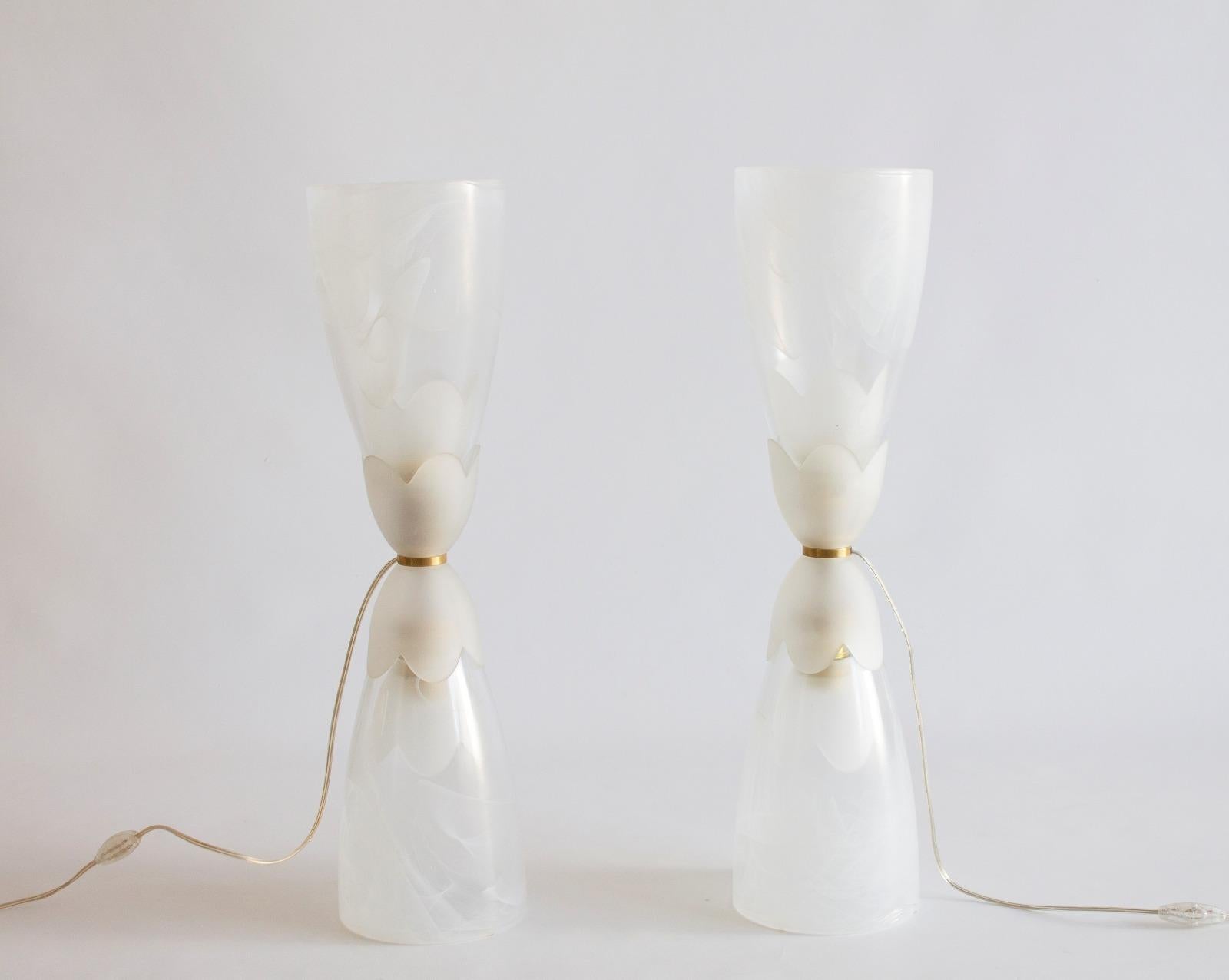 Italian Venetian Pair of Table Lamps, Blown Murano Glass White Nuanced, 1980s 9