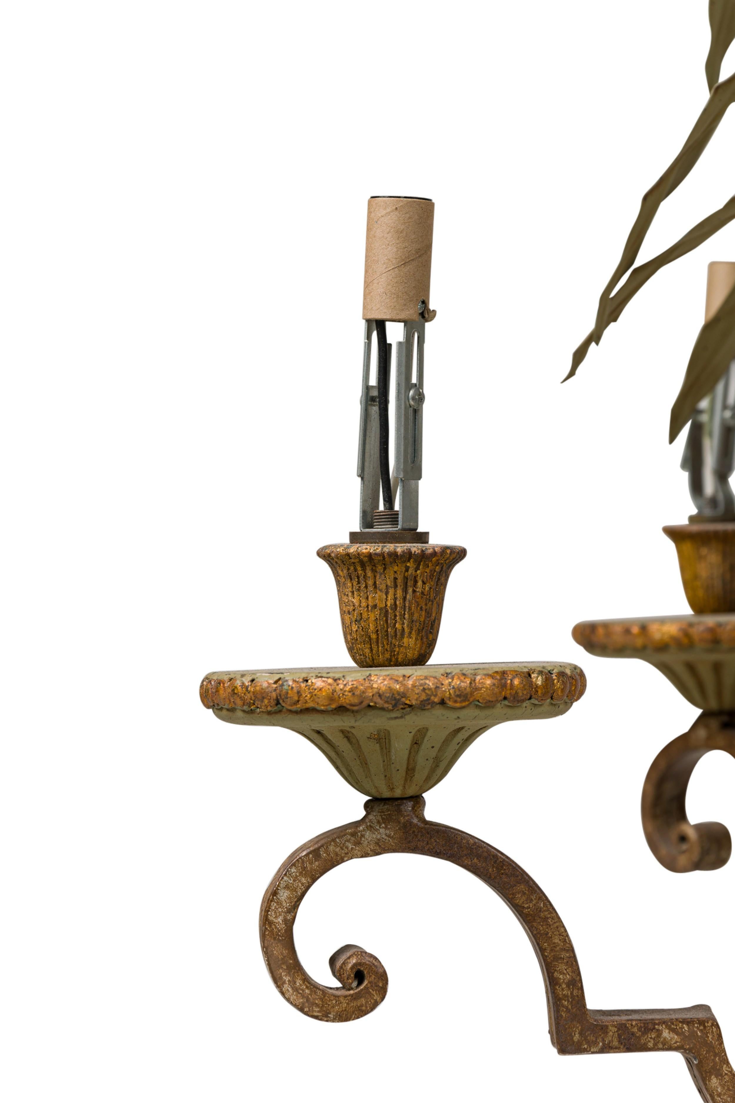 Italian Venetian Peinte 6 Armed Tole Chandelier For Sale 1