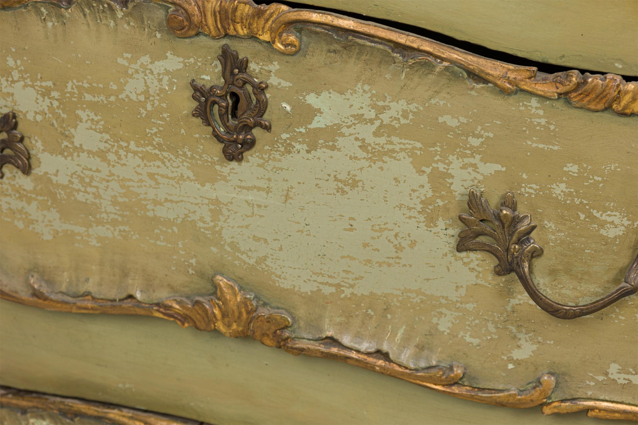 Italian Venetian/Rococo Green Painted & Parcel Gilt 5 Drawer Semainier/Dresser For Sale 12