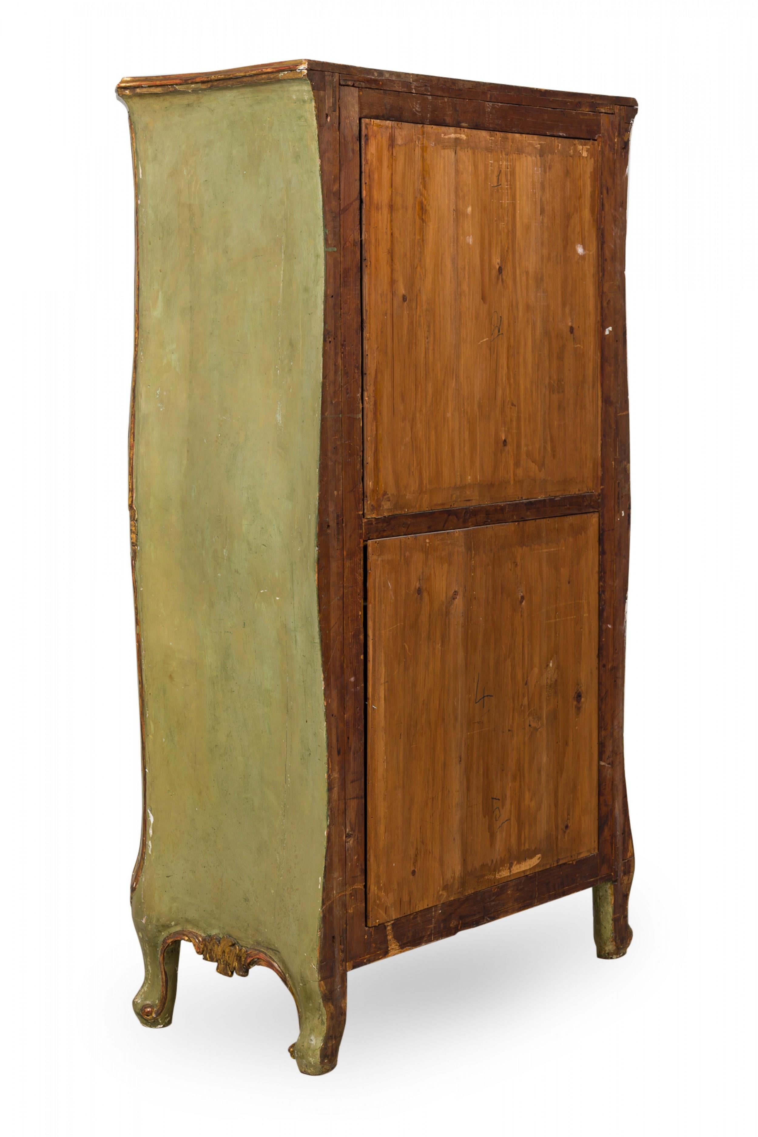 Semicajonera/cajonera italiana de 5 cajones pintada en verde veneciano/rococó y dorada al parqué Italiano en venta