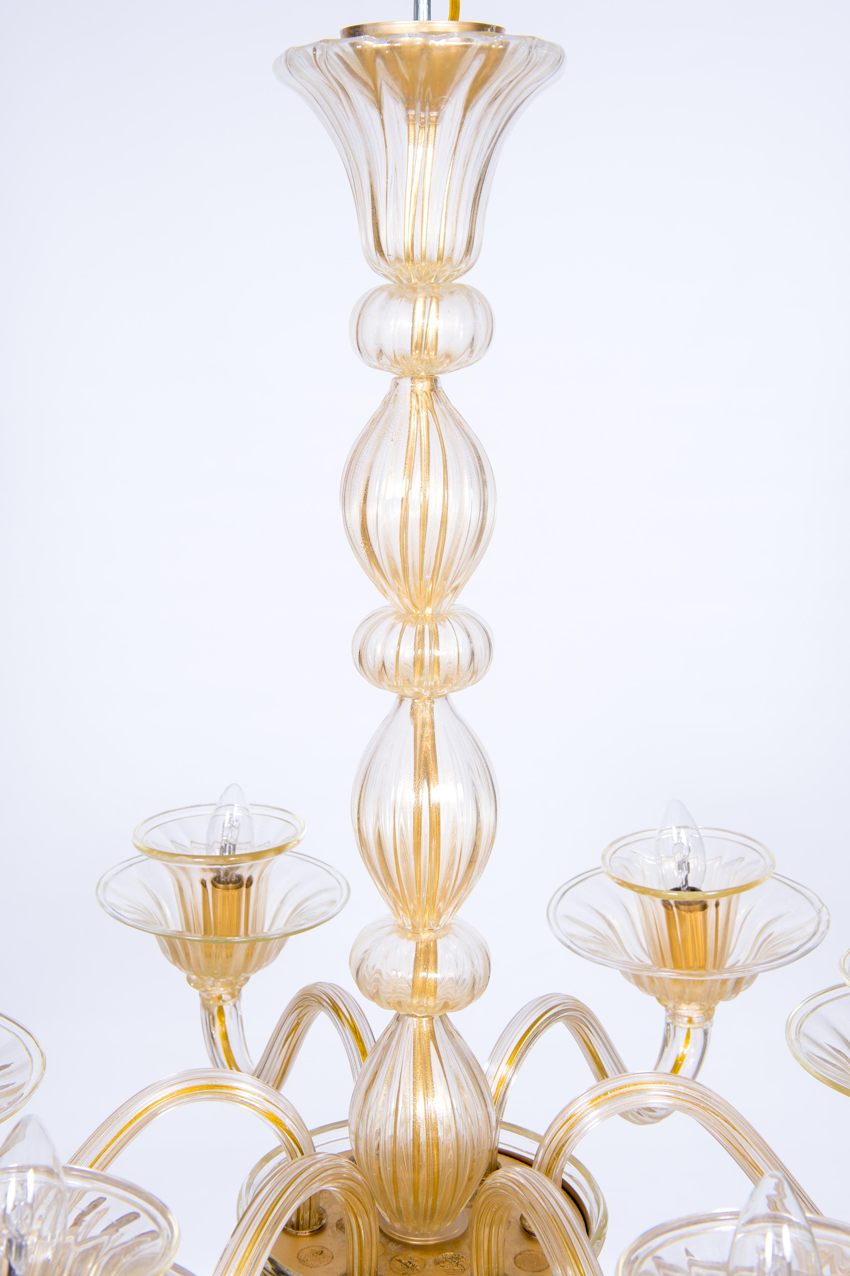 Refined Gold Spheres and round shaped Murano Glass Chandelier Contemporary Italy For Sale 9
