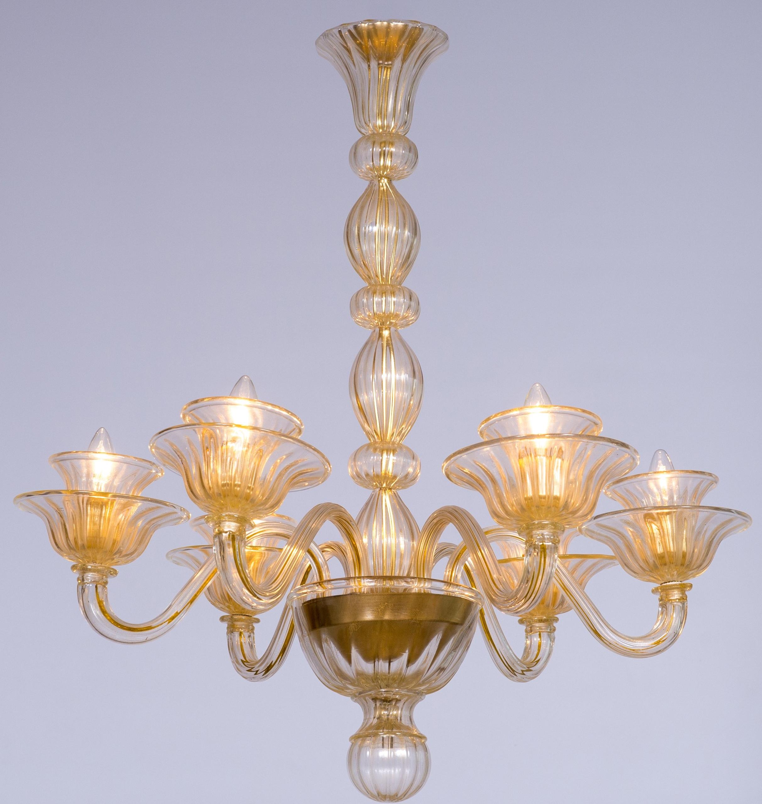 Refined Gold Spheres and round shaped Murano Glass Chandelier Contemporary Italy For Sale 11