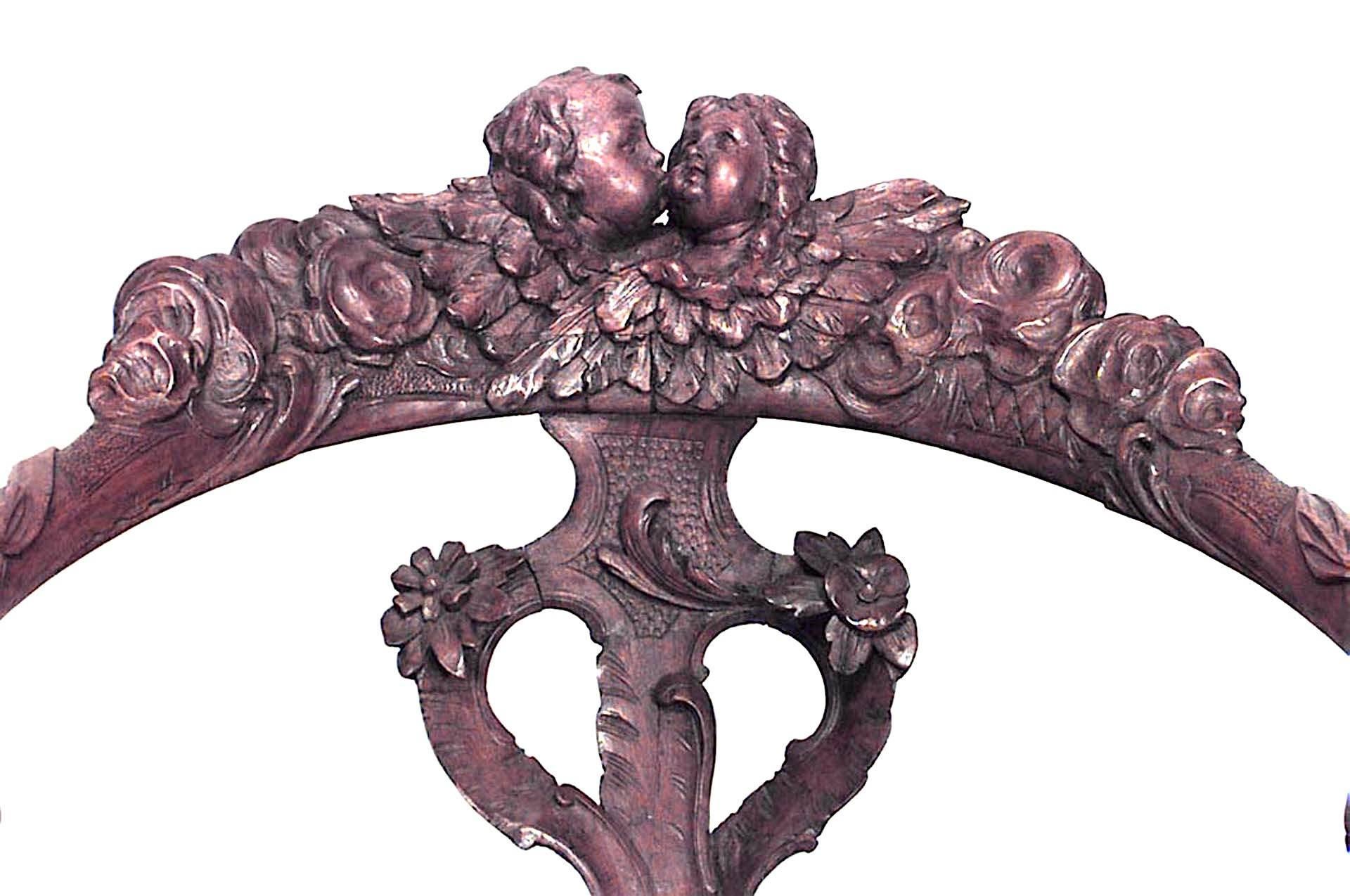 Rococo Fauteuil vénitien italien sculpté à dossier rond en vente