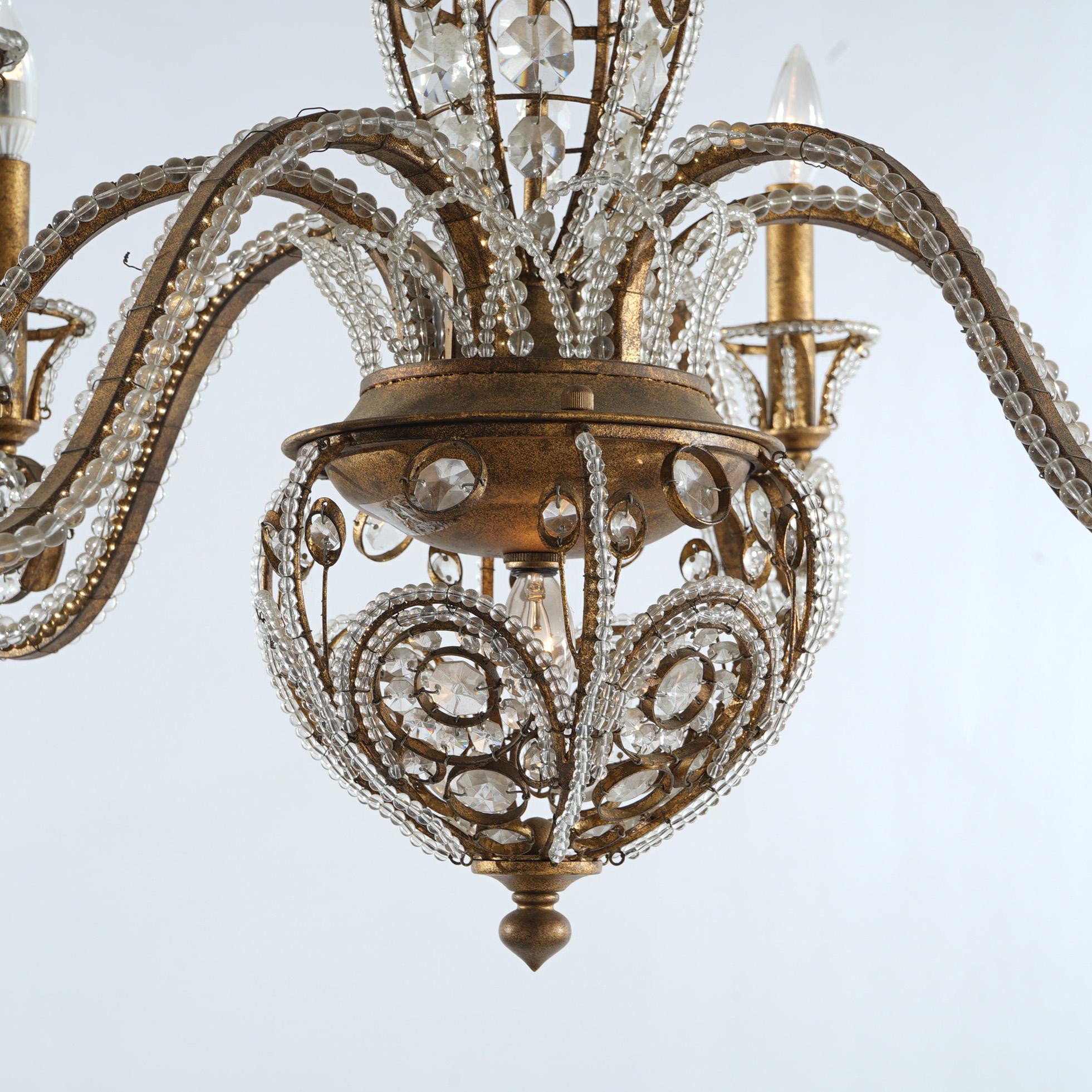 Italienischer Kronleuchter im venezianischen Stil aus geschliffenem Kristall, Glasperlen und vergoldetem Metall mit sechs Lichtern (Vergoldet) im Angebot
