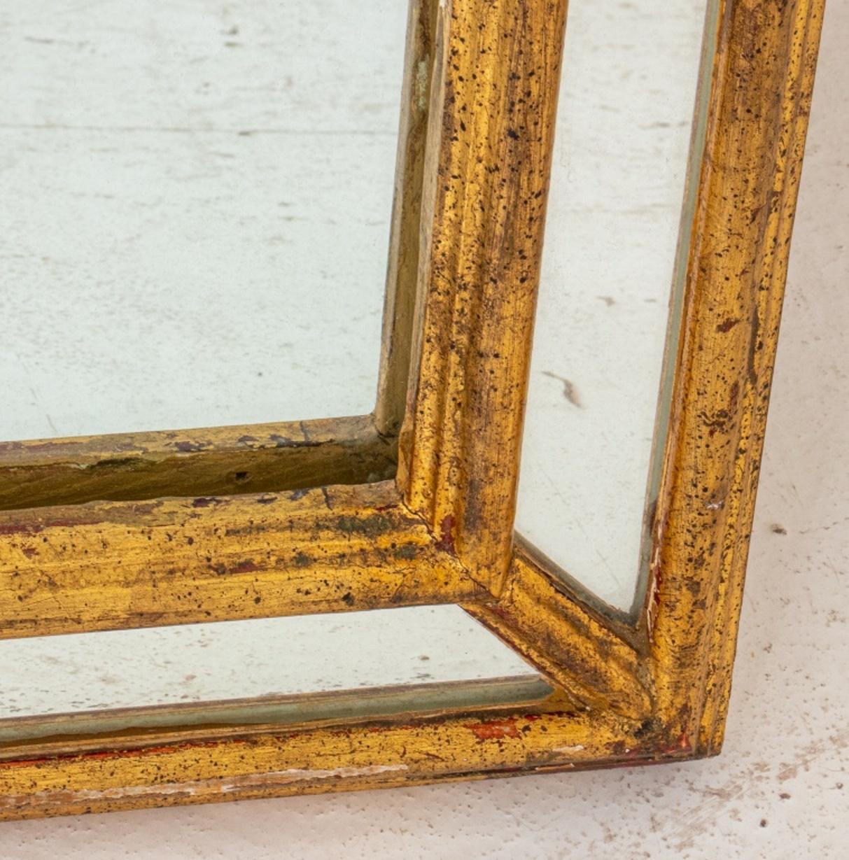 Italian Venetian Style Giltwood Mirror In Good Condition In Astoria, NY