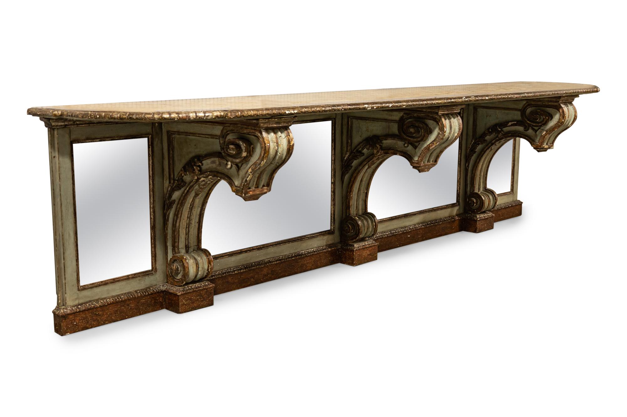 XVIIIe siècle et antérieur Table console monumentale peinte et miroir de style vénitien italien en vente